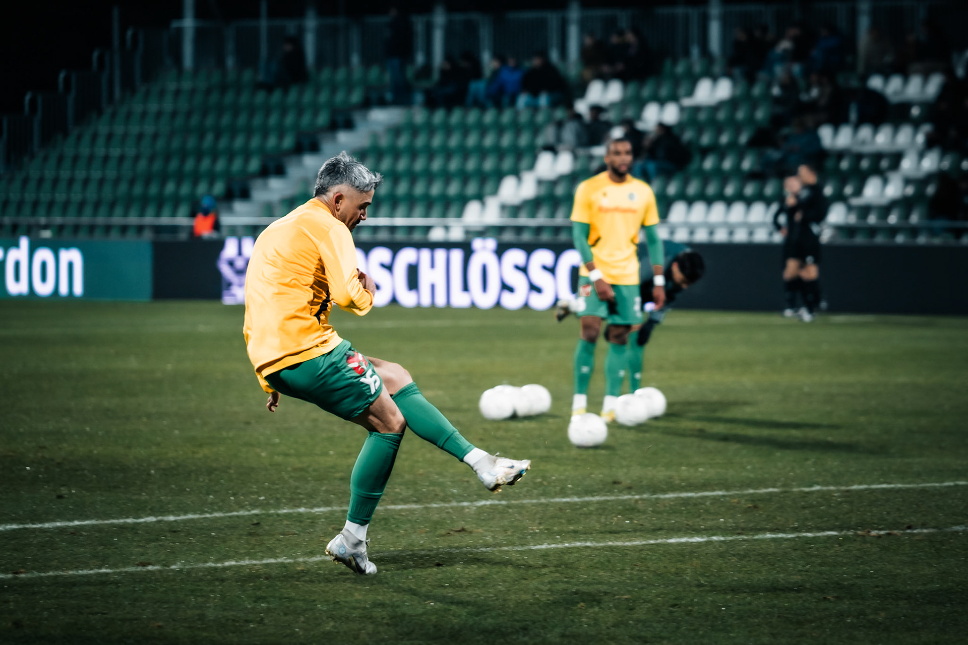 William Le Pogam, Défenseur et capitaine d'Yverdon-Sport FC à l’échauffement lors du match entre Yverdon Sport FC et FC Sion au Stade Municipal. (Christian António/LibsVisuals.com)