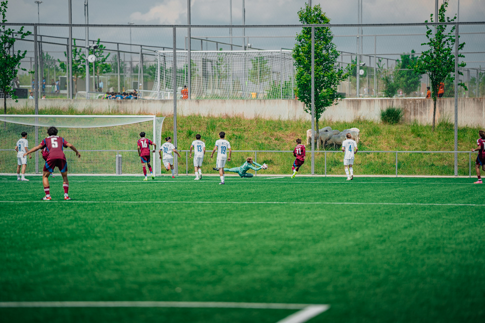FC Lausanne-Sport M-17 et Servette FC M-17 au Centre sportif+ Stade de la Tuilière. (Christian António/LibsVisuals.com)
