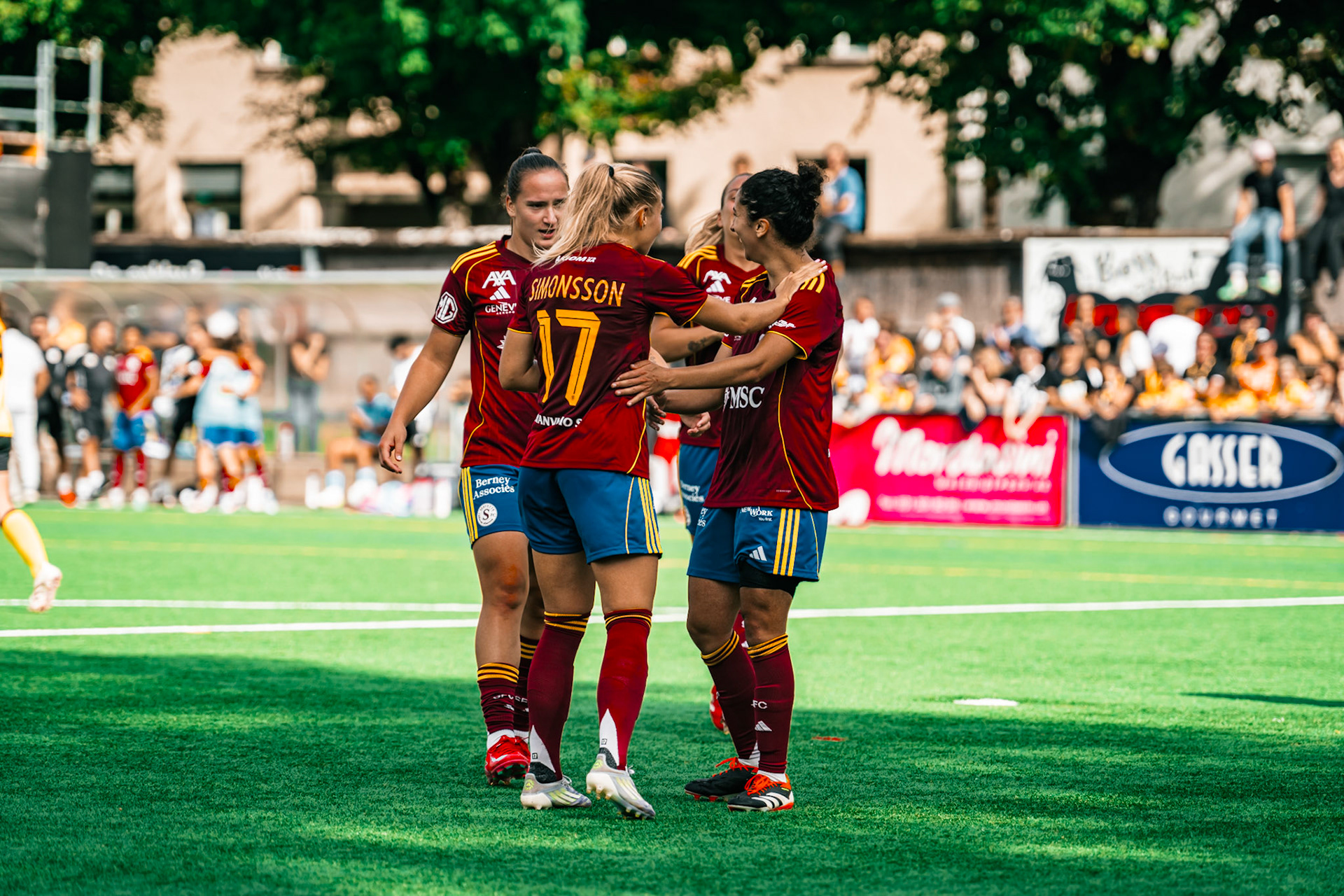 Match de l’AXA Women’s Super League opposant BSC YB Frauen et Servette FC Chênois Féminin au Spitalacker (Kunstrasenfeld), Bern. (Christian António/LibsVisuals.com)