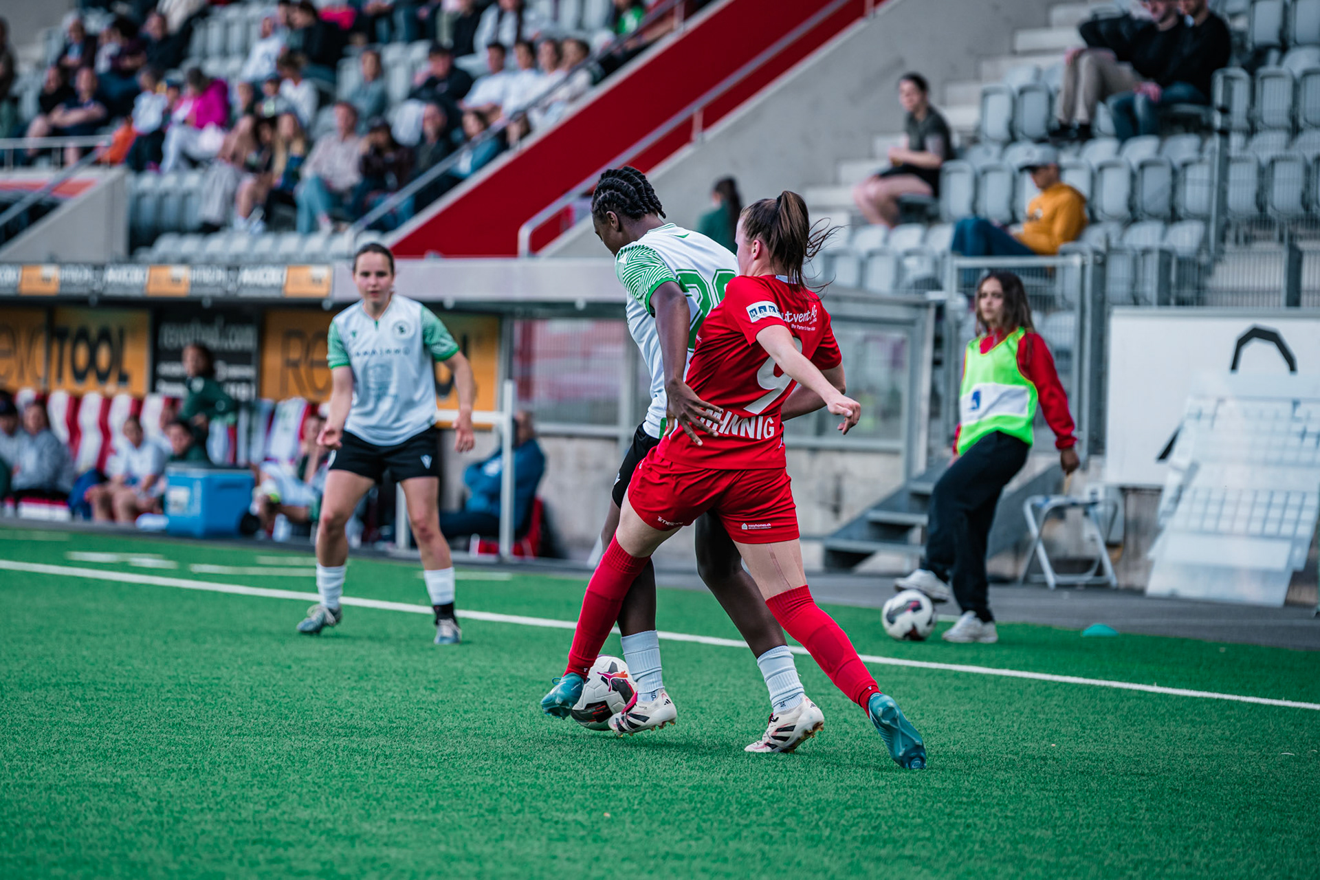 Frauenteam Thun Berner-Oberland et Yverdon Sport FC à la Stockhorn Arena. (Christian António/LibsVisuals.com)