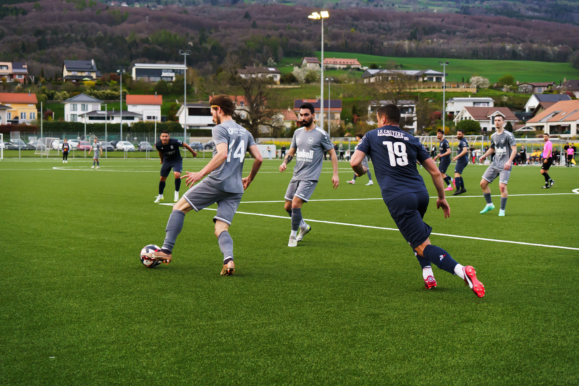 Match 2ème Ligue FC Champagne - FC Grandson-Tuileries au Terrain de Sport de Derrière-Ville à Champagne