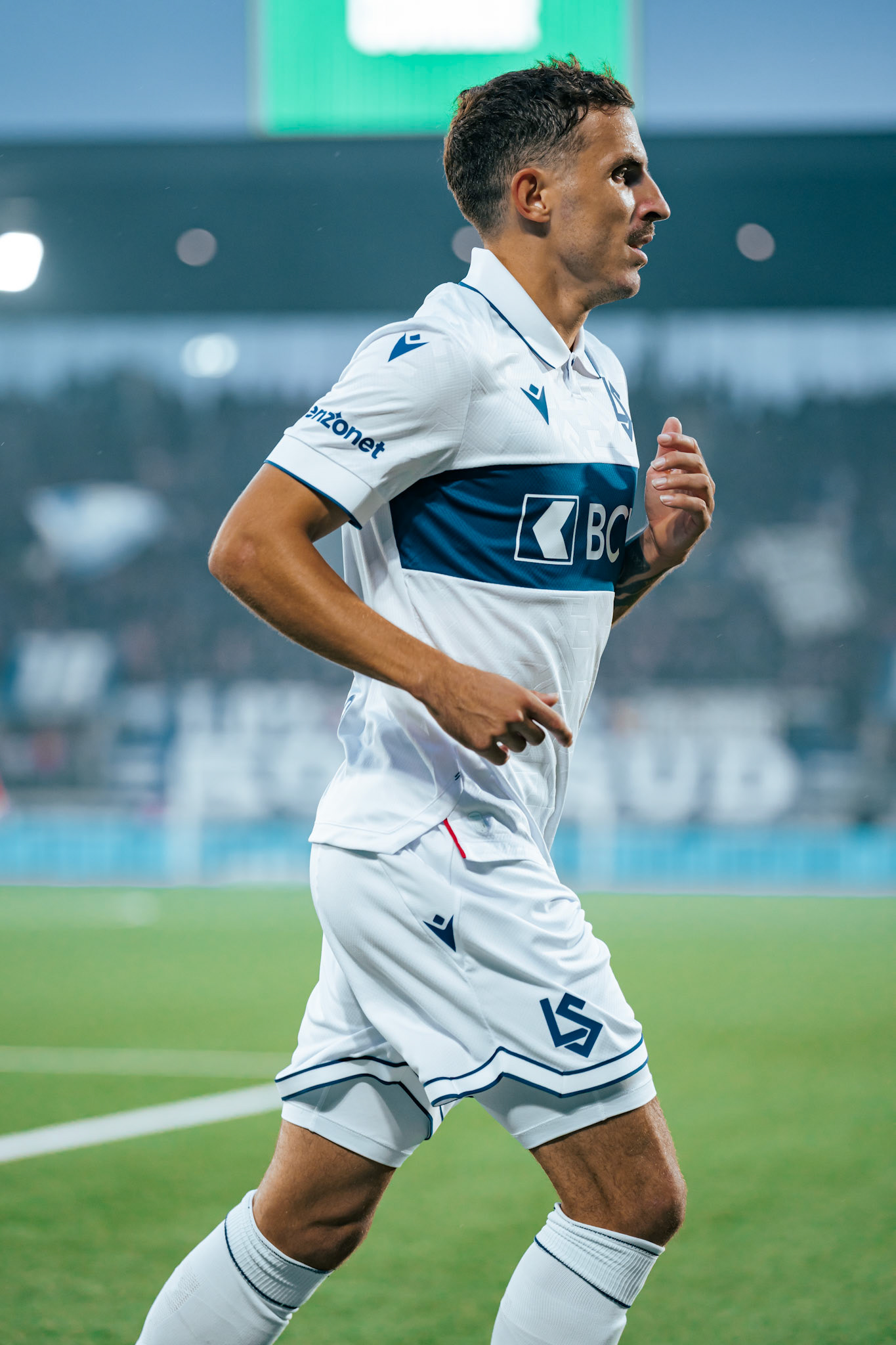 Match aller du tour de barrage de l’UEFA Europa Conference League 2025/26 opposant Lausanne-Sport et le Beşiktaş JK au Stade de la Tuilière. (Christian António/LibsVisuals.com)