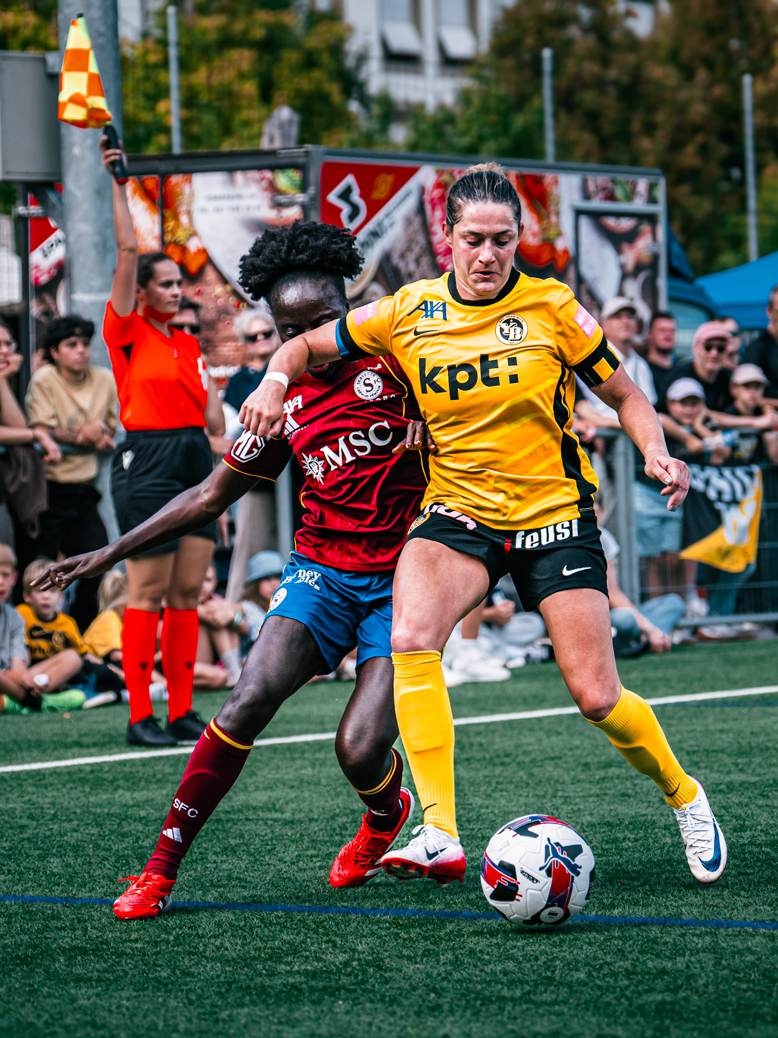 Match de l’AXA Women’s Super League opposant BSC YB Frauen et Servette FC Chênois Féminin au Spitalacker (Kunstrasenfeld), Bern. (Christian António/LibsVisuals.com)