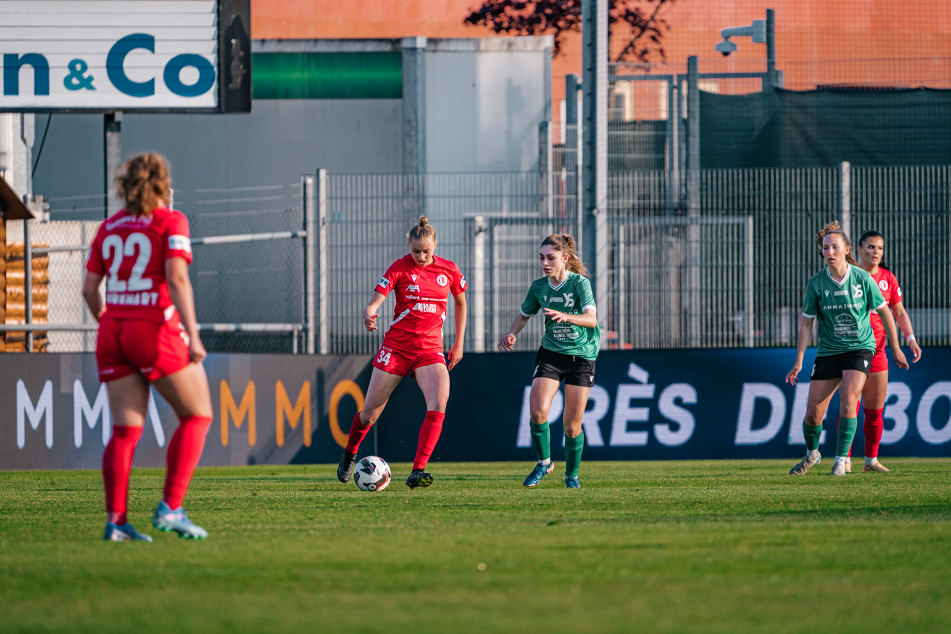 Yverdon Sport FC et Frauenteam Thun Berner-Oberland au Stade Municipal. (Christian António/LibsVisuals.com)