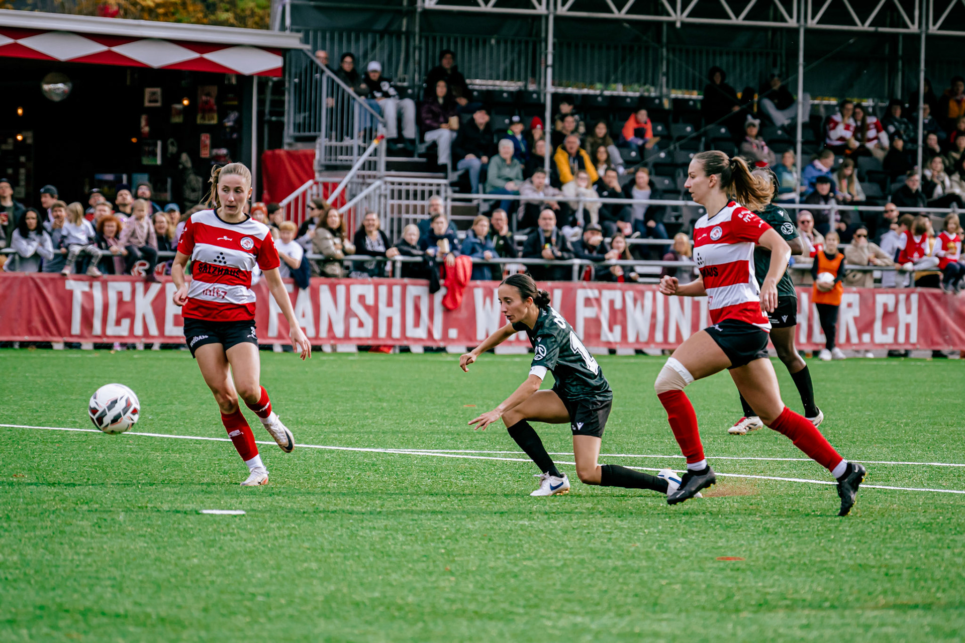 Match de championnat LNB Féminine opposant le FC Winterthur et Yverdon Sport FC au Schützenwiese, Winterthur. (Christian António/LibsVisuals.com)