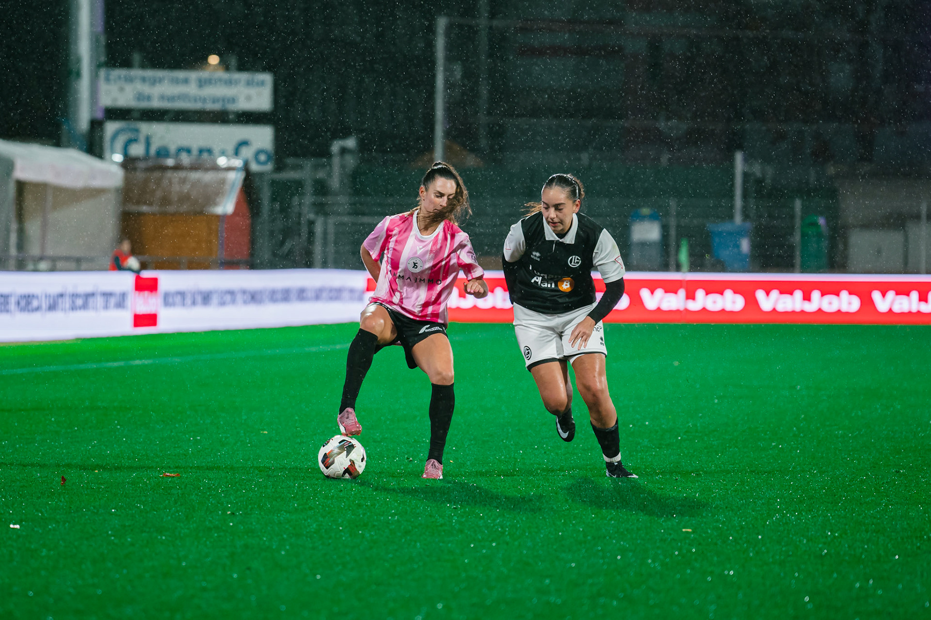 Match de championnat LNB féminine opposant Yverdon Sport FC et le FC Lugano au Stade Municipal, Yverdon-les-Bains. (Christian António / LibsVisuals.com)