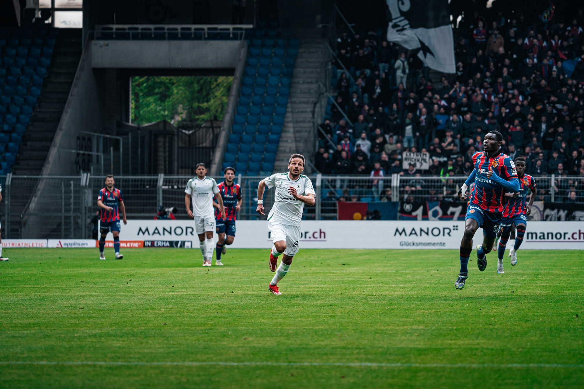 FC Basel 1893 et Yverdon Sport FC au St. Jakob-Park. (Christian António/LibsVisuals.com)