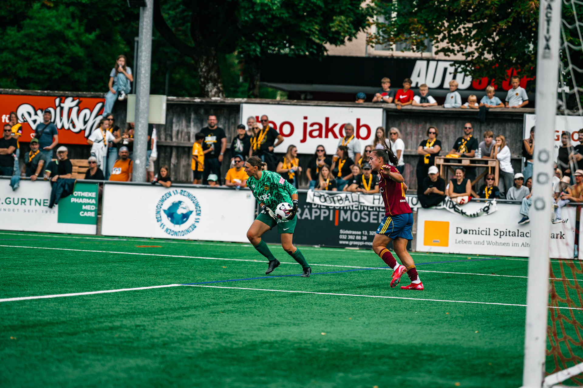 Match de l’AXA Women’s Super League opposant BSC YB Frauen et Servette FC Chênois Féminin au Spitalacker (Kunstrasenfeld), Bern. (Christian António/LibsVisuals.com)