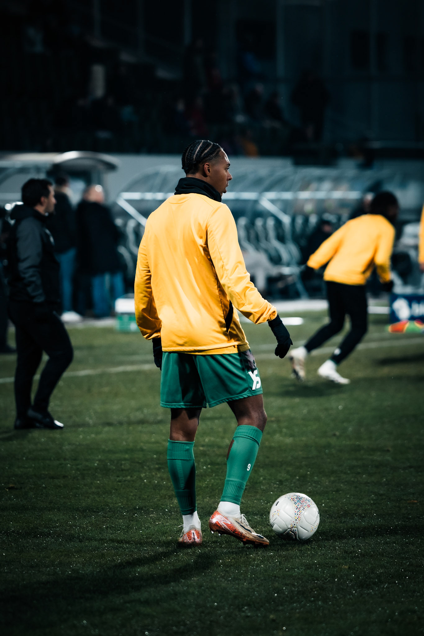 Marley Aké, Attaquant d'Yverdon-Sport FC à l’échauffement lors du match entre Yverdon Sport FC et FC Sion au Stade Municipal. (Christian António/LibsVisuals.com)