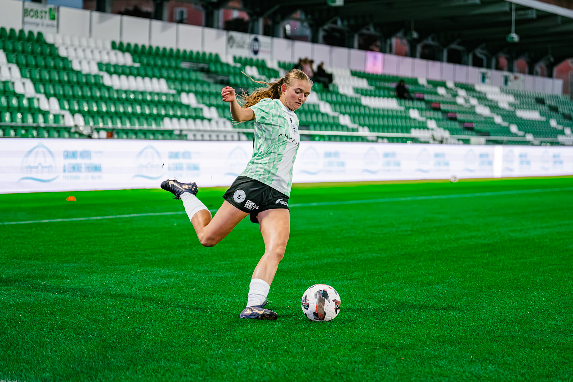 Match championnat LNB féminine opposant Yverdon Sport FC et FC Oerlikon/Polizei ZH 1 au Stade Municipal. (Christian António/LibsVisuals.com)