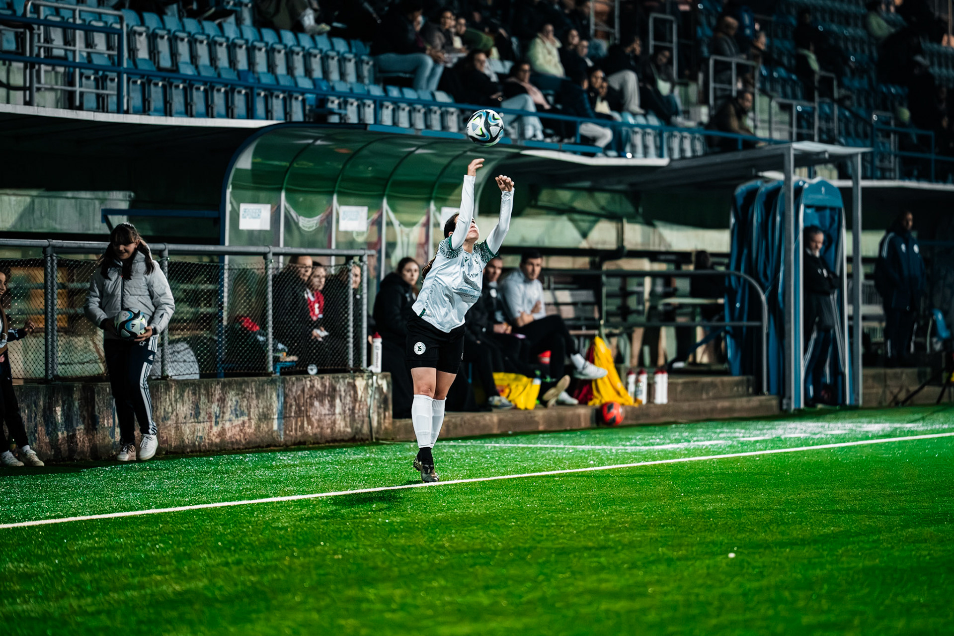 Etoile Carouge FC et Yverdon Sport FC au  Stade de la Fontenette (Christian António/LibsVisuals.com)