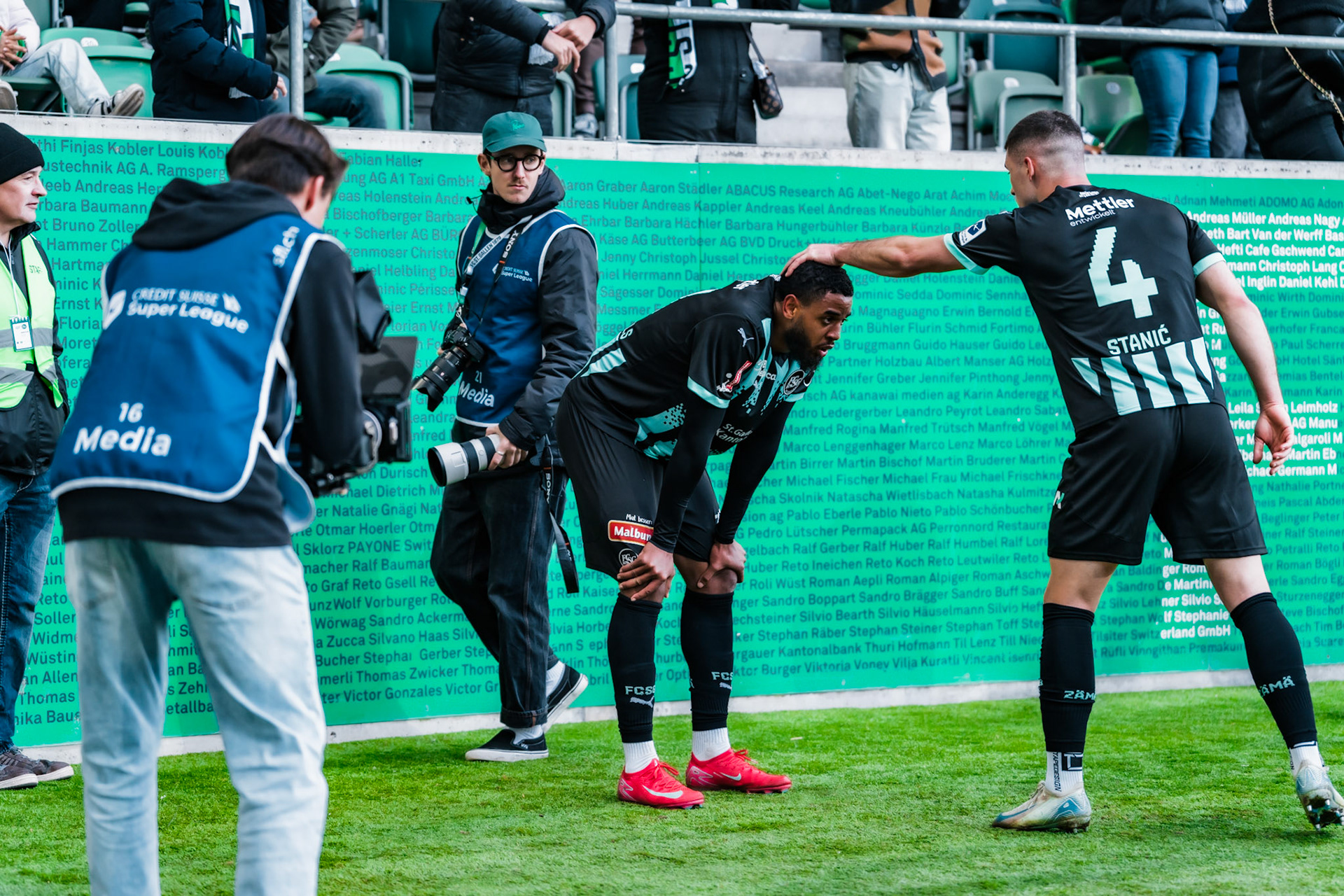 FC Saint-Gall 1879 et Lausanne-Sport FC au Kybunpark. (Christian António/LibsVisuals.com)