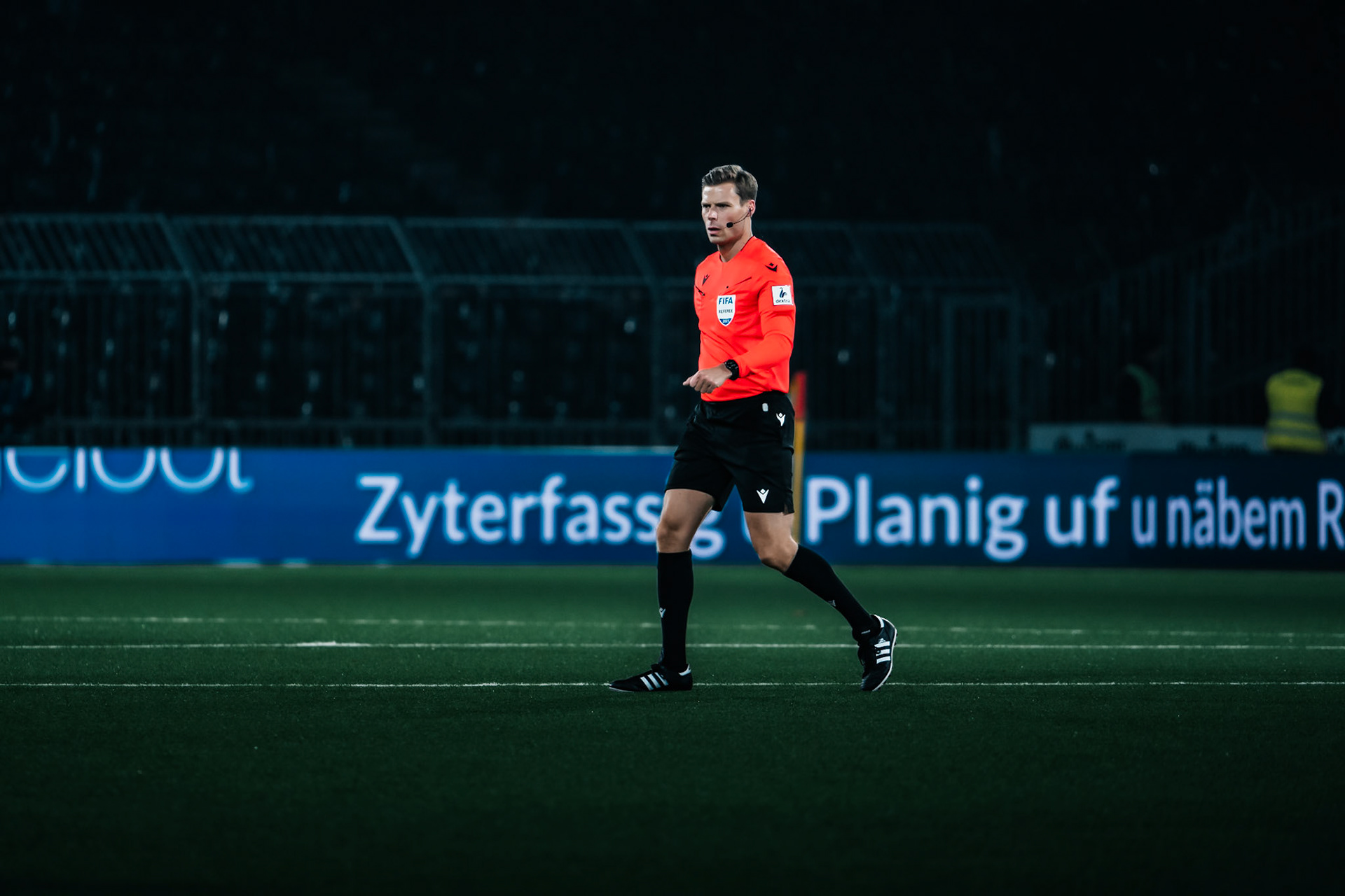 Urs Schnyder, Arbitre principal lors du match entre BSC Young Boys et FC Winterthur au Stadion Wankdorf. (Christian António/LibsVisuals.com)