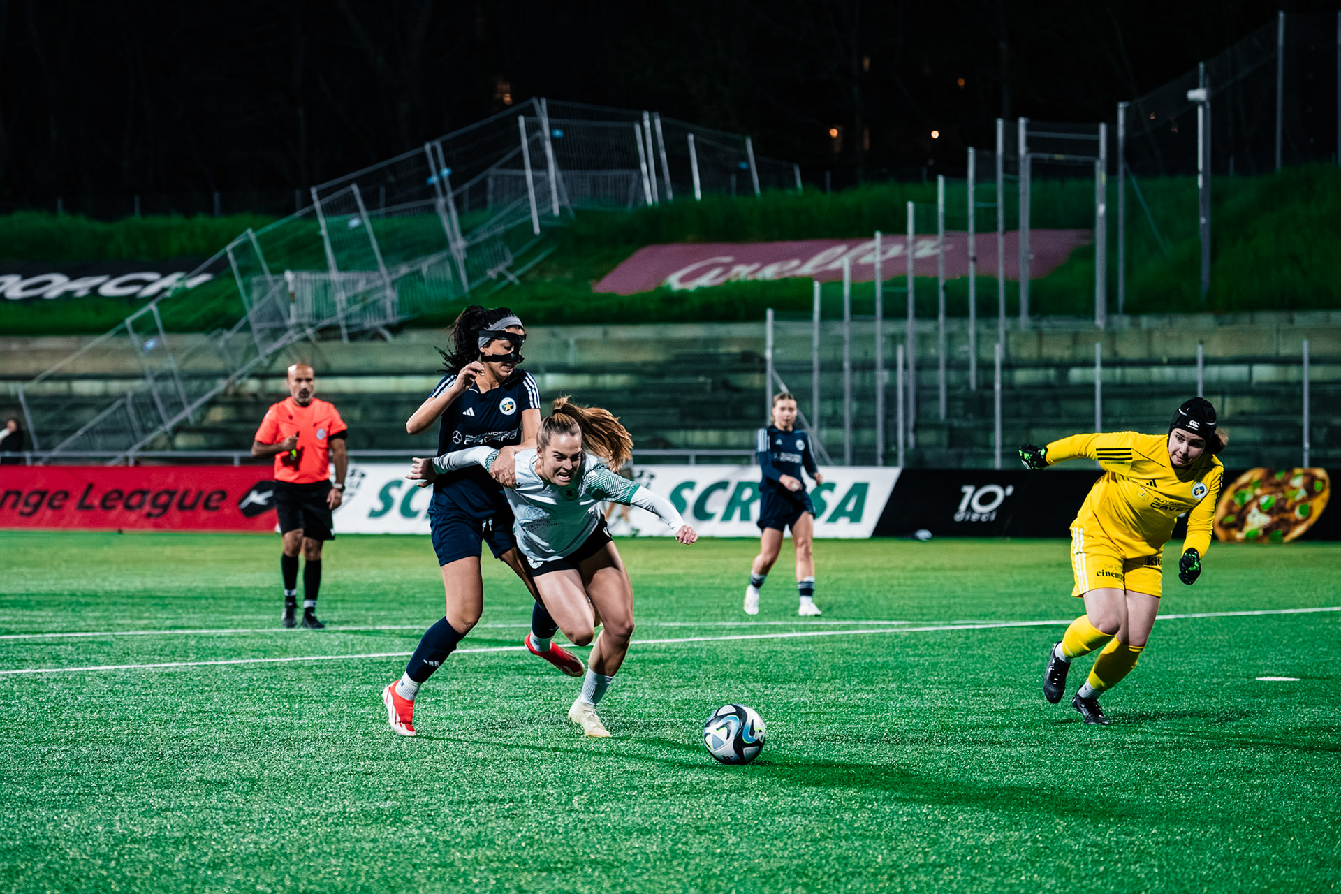 Etoile Carouge FC et Yverdon Sport FC au  Stade de la Fontenette (Christian António/LibsVisuals.com)