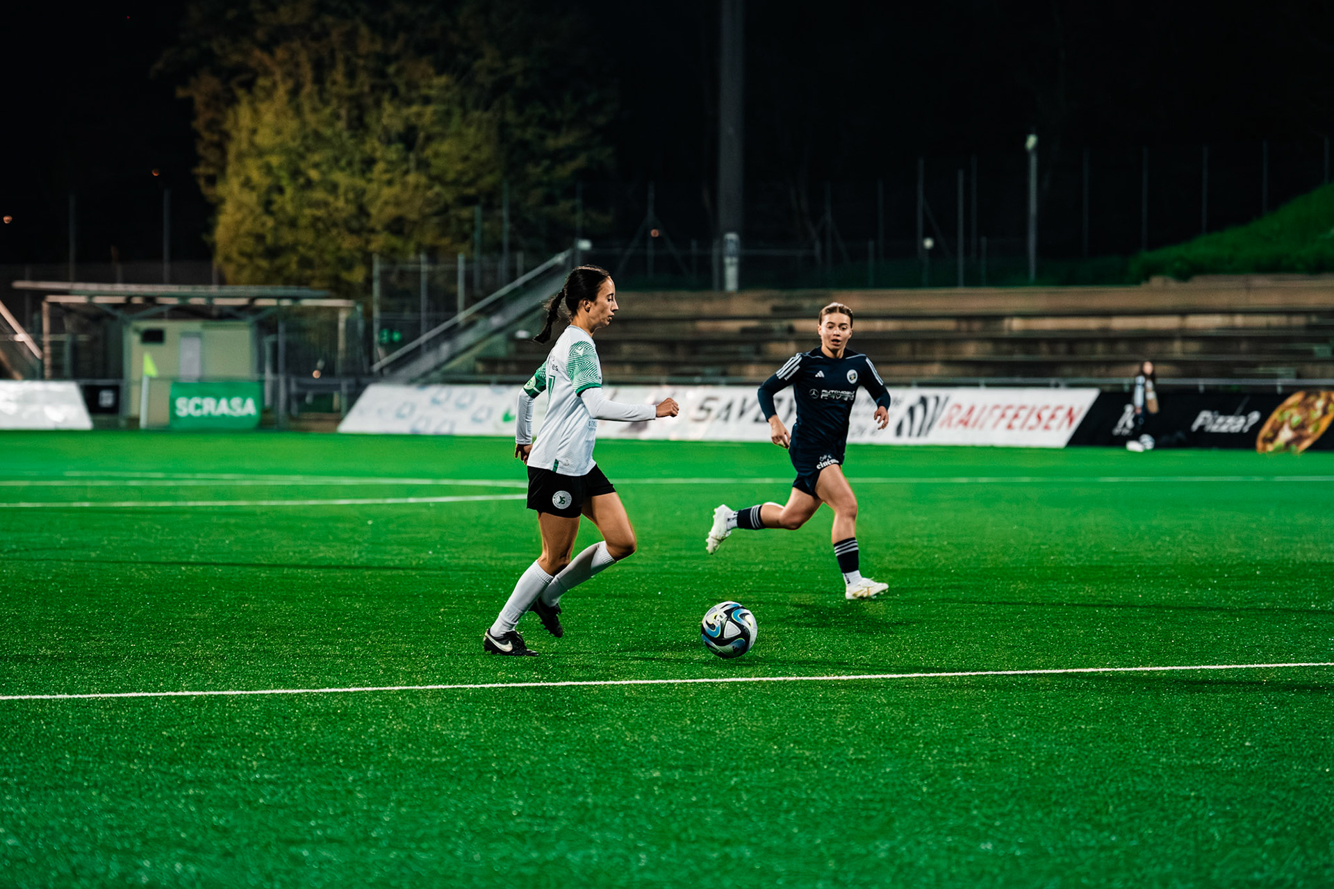 Etoile Carouge FC et Yverdon Sport FC au  Stade de la Fontenette (Christian António/LibsVisuals.com)