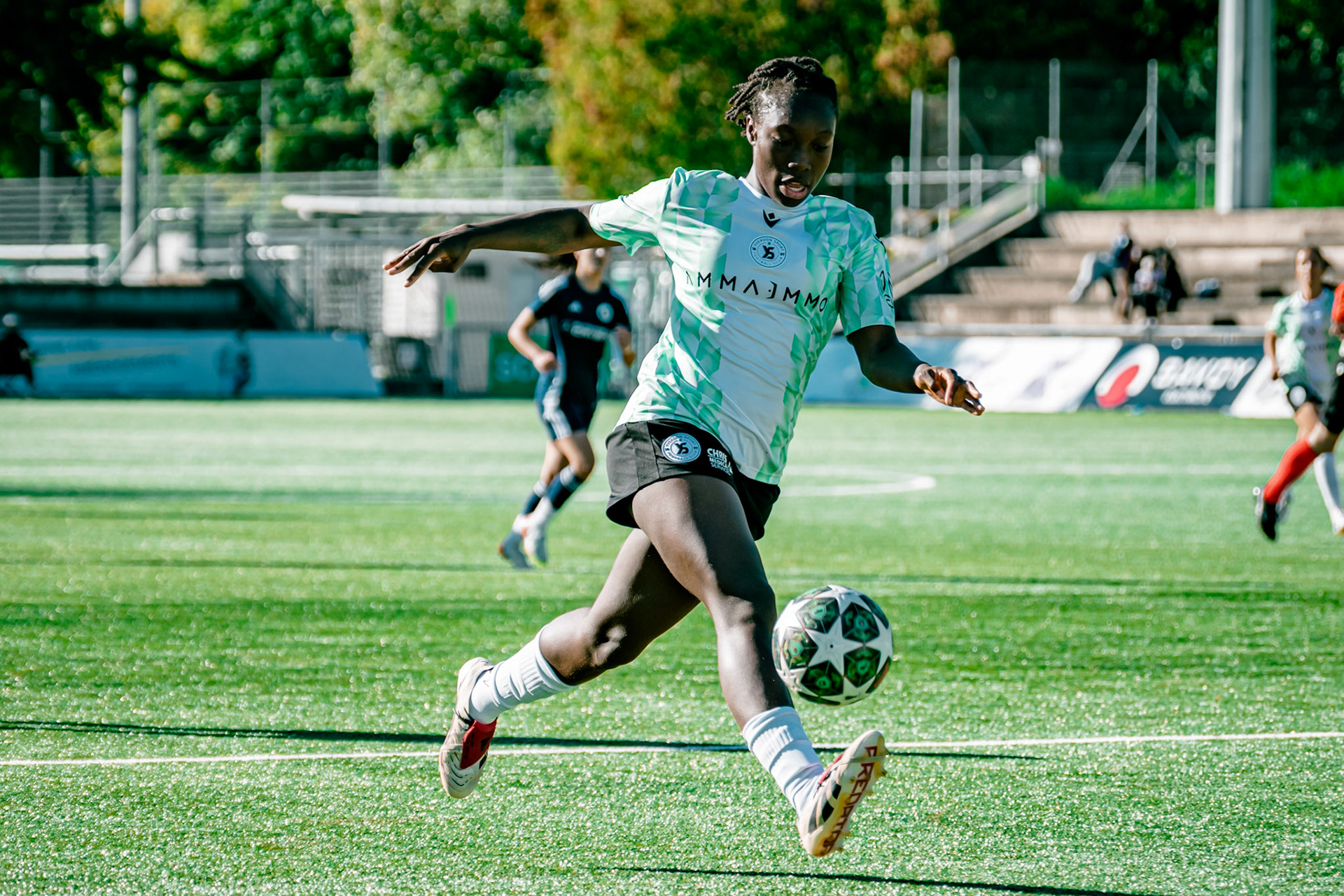 Match de championnat LNB (féminine) opposant l’Etoile Carouge FC à Yverdon Sport FC au Stade de la Fontenette à Carouge. (Christian António/LibsVisuals.com)