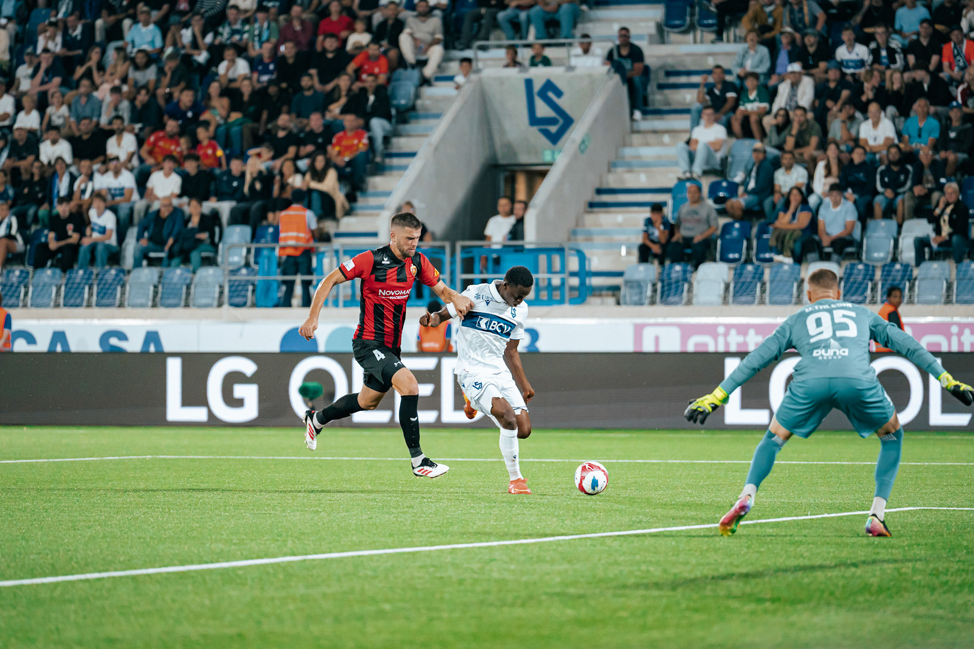 Lausanne-Sport - Vardar Skopje au Stade de la Tuilière. (Christian António/LibsVisuals.com)