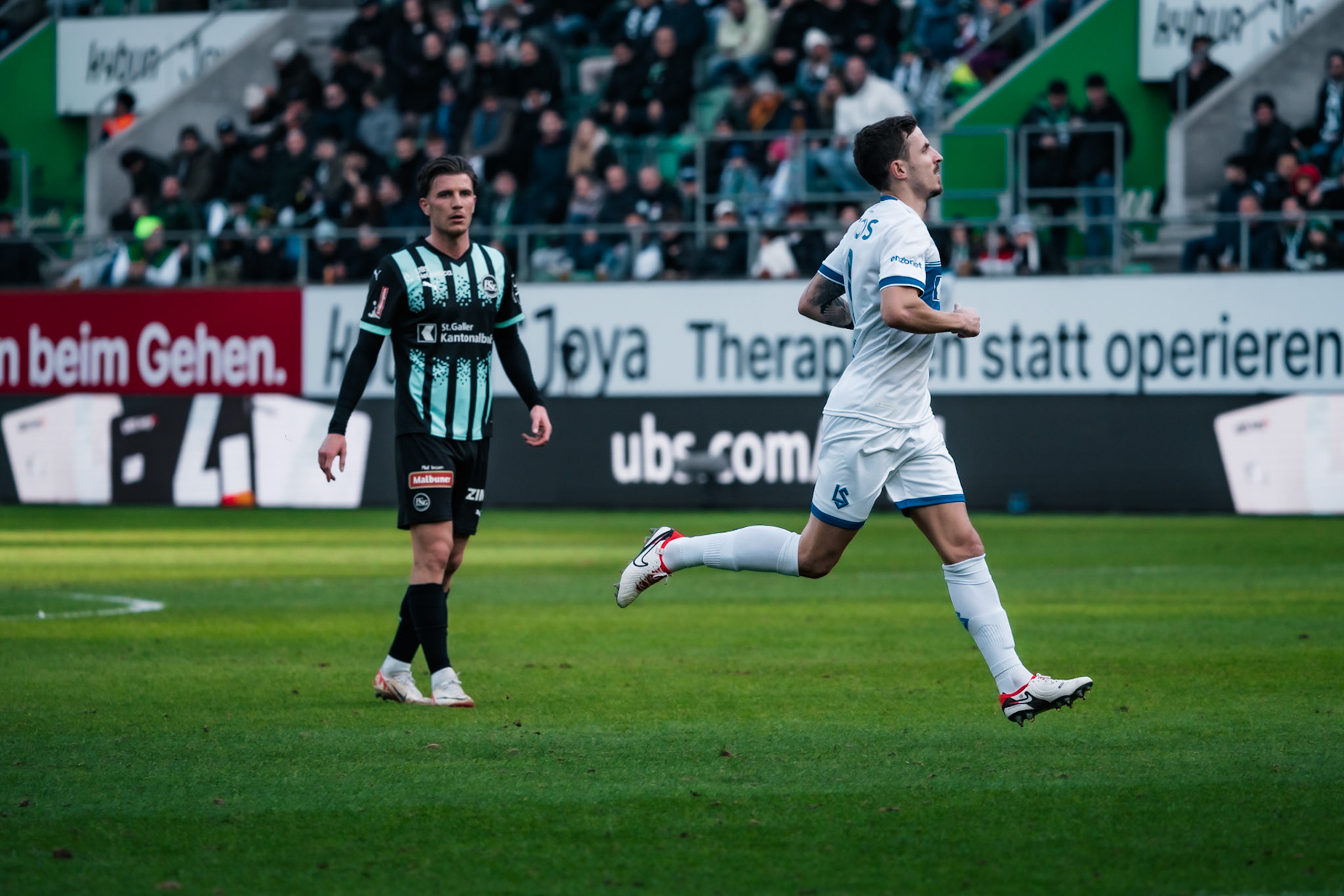FC Saint-Gall 1879 et Lausanne-Sport FC au Kybunpark. (Christian António/LibsVisuals.com)