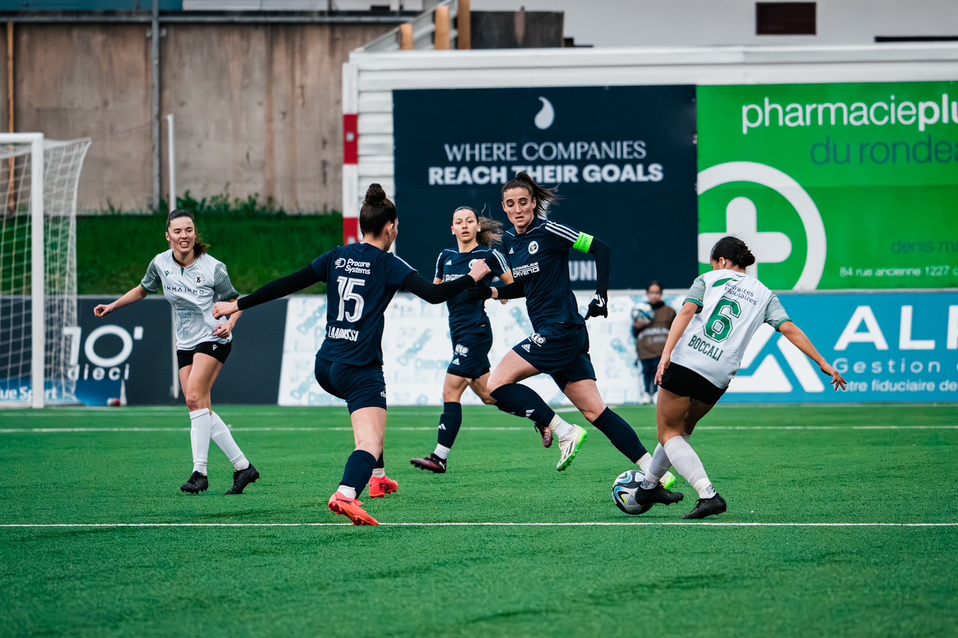 Etoile Carouge FC et Yverdon Sport FC au  Stade de la Fontenette (Christian António/LibsVisuals.com)