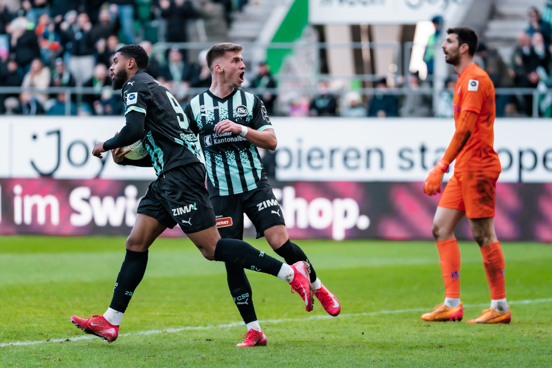 FC Saint-Gall 1879 et Lausanne-Sport FC au Kybunpark. (Christian António/LibsVisuals.com)