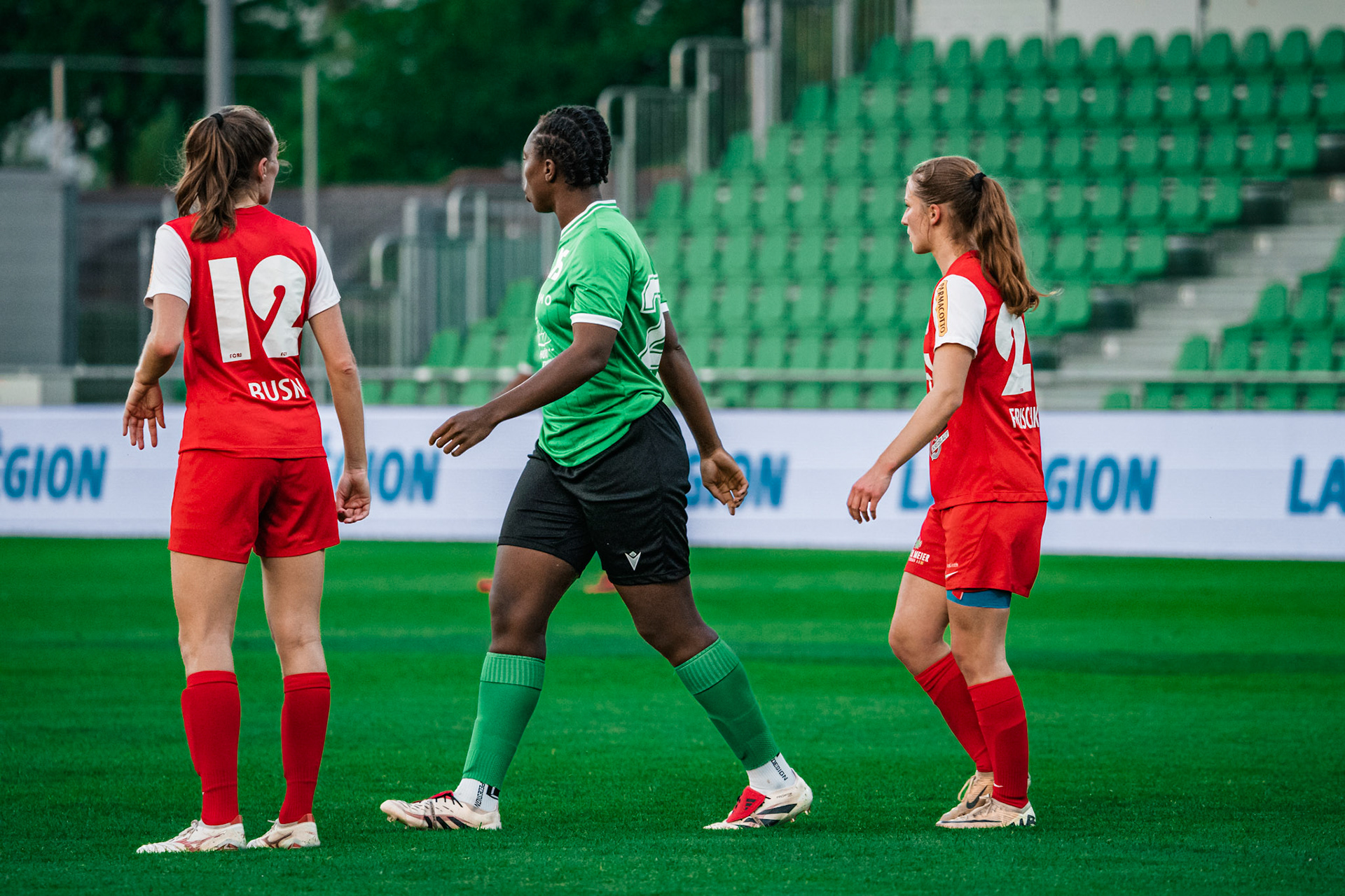 Yverdon Sport FC et FC Rapperswil-Jona au Stade Municipal. (Christian António/LibsVisuals.com)