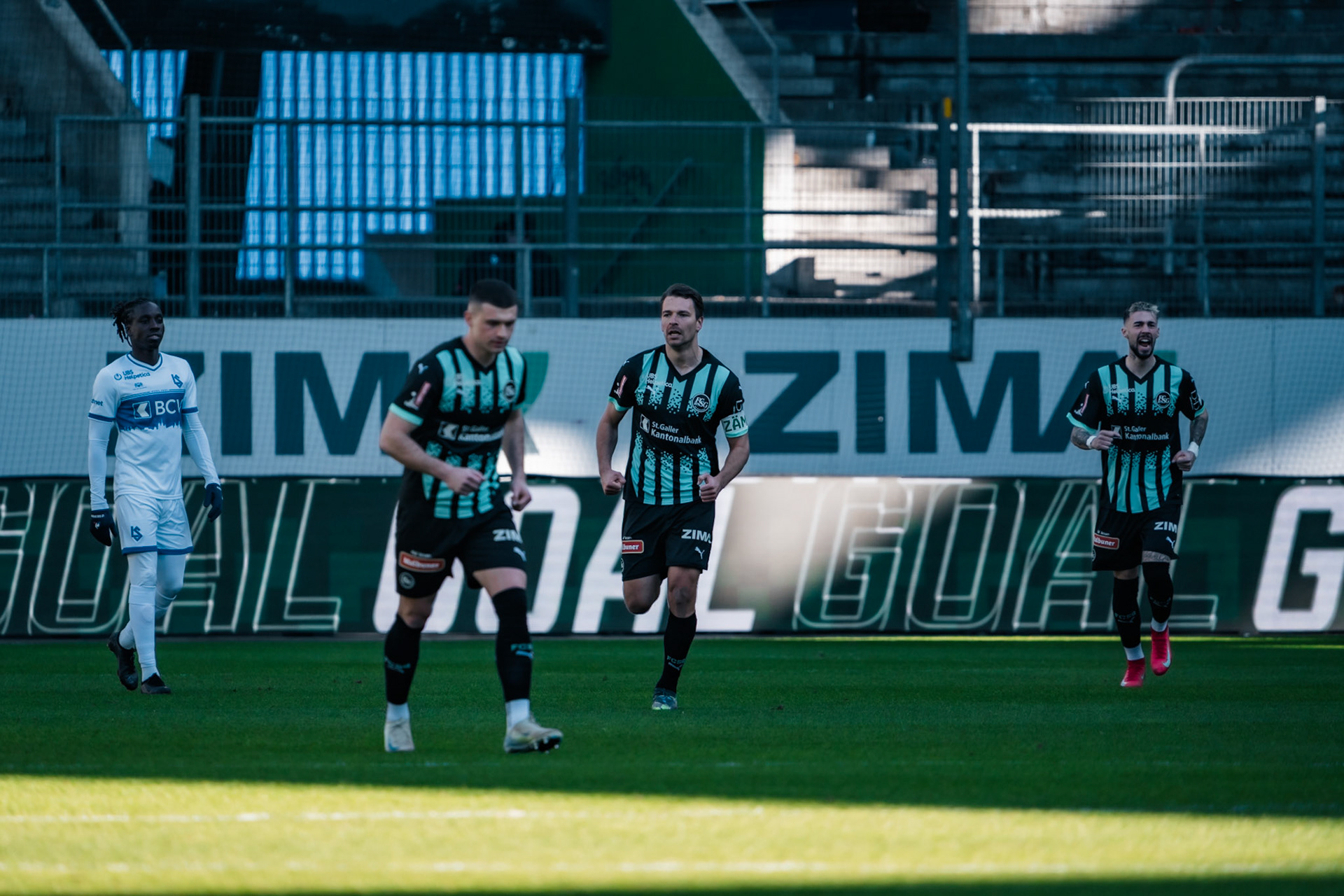 FC Saint-Gall 1879 et Lausanne-Sport FC au Kybunpark. (Christian António/LibsVisuals.com)