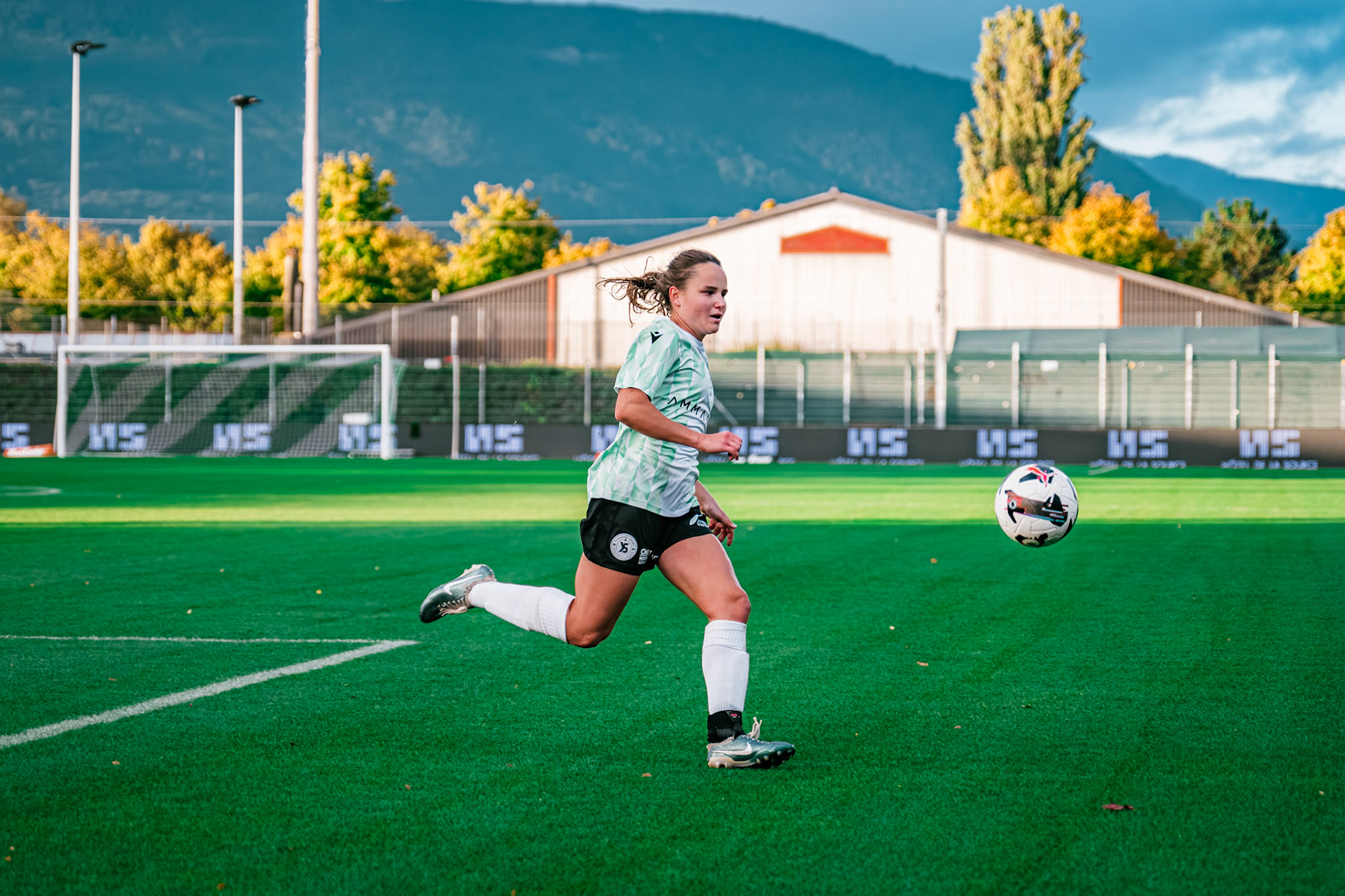 Match championnat LNB féminine opposant Yverdon Sport FC et FC Oerlikon/Polizei ZH 1 au Stade Municipal. (Christian António/LibsVisuals.com)