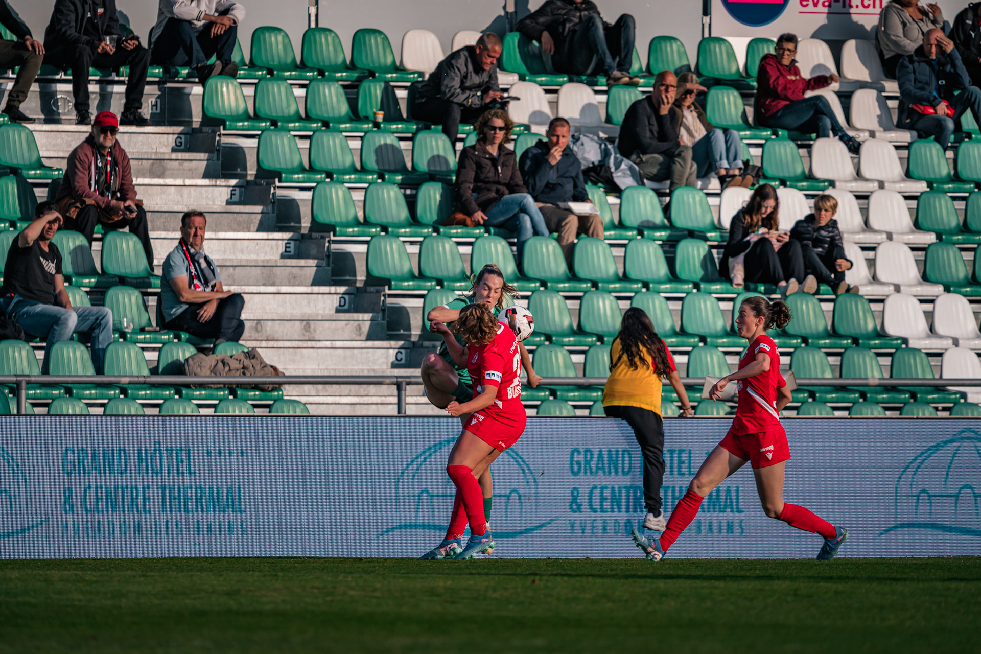 Yverdon Sport FC et Frauenteam Thun Berner-Oberland au Stade Municipal. (Christian António/LibsVisuals.com)