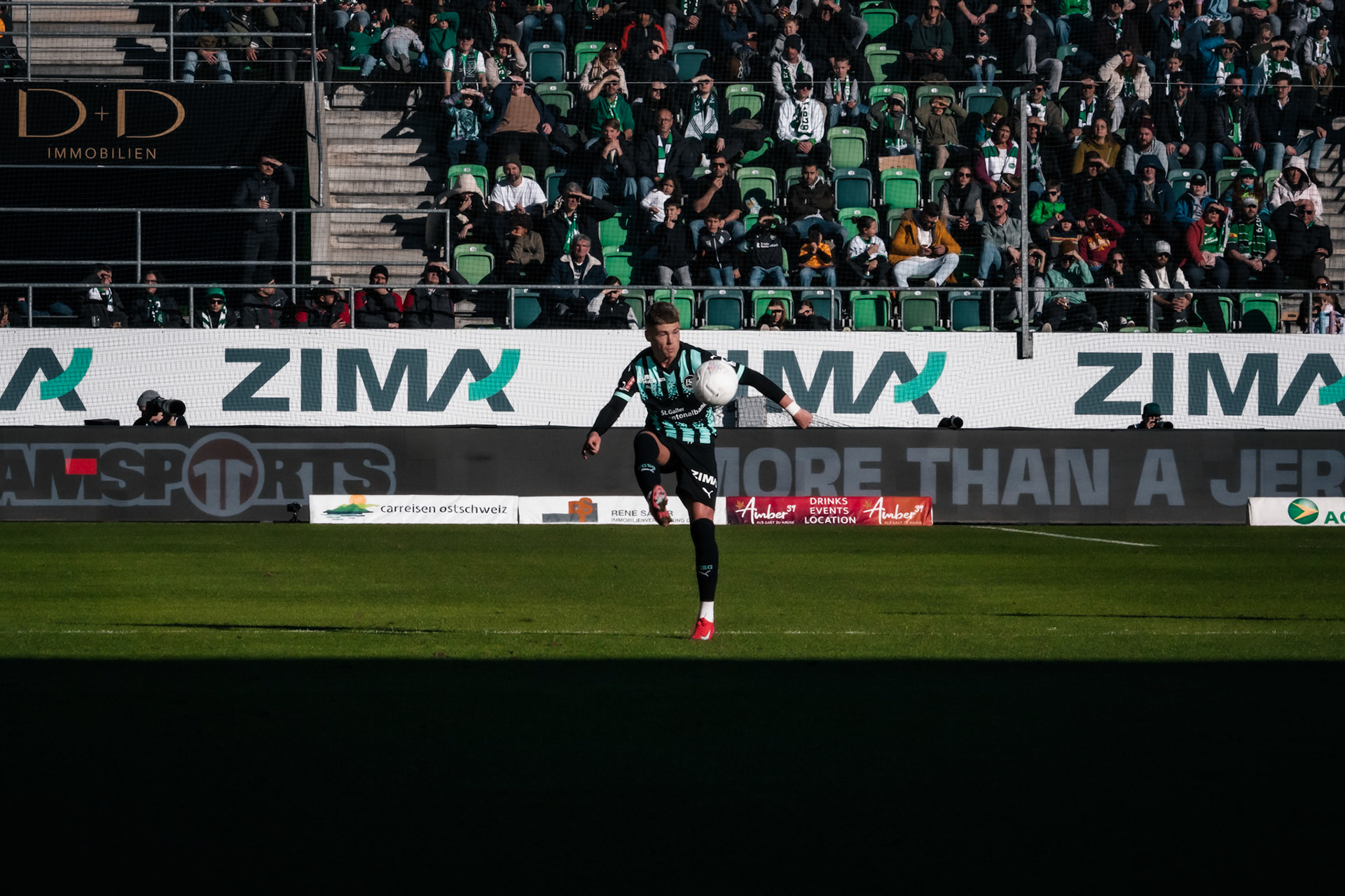 FC Saint-Gall 1879 et Lausanne-Sport FC au Kybunpark. (Christian António/LibsVisuals.com)