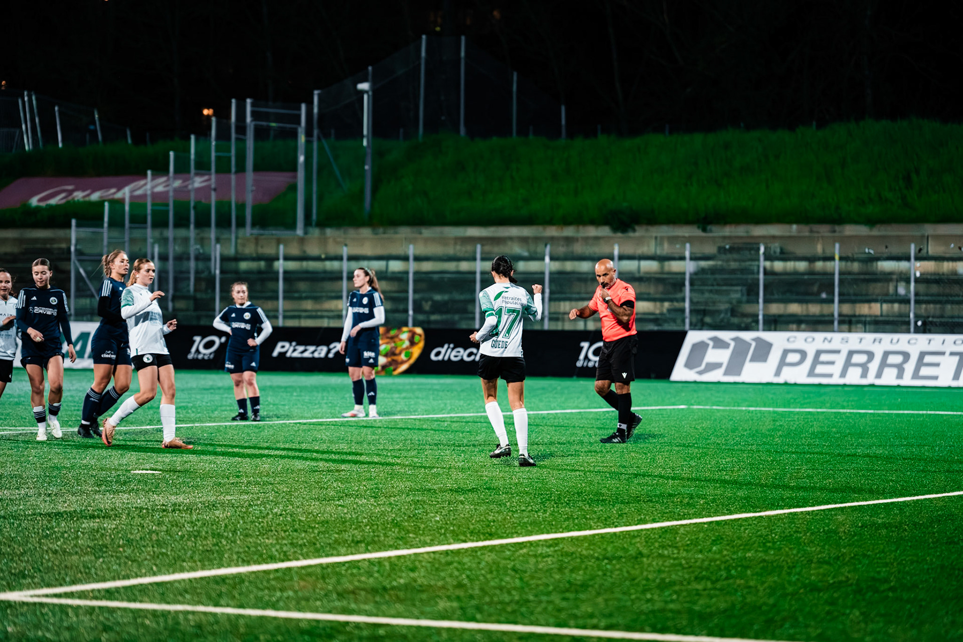 Etoile Carouge FC et Yverdon Sport FC au  Stade de la Fontenette (Christian António/LibsVisuals.com)