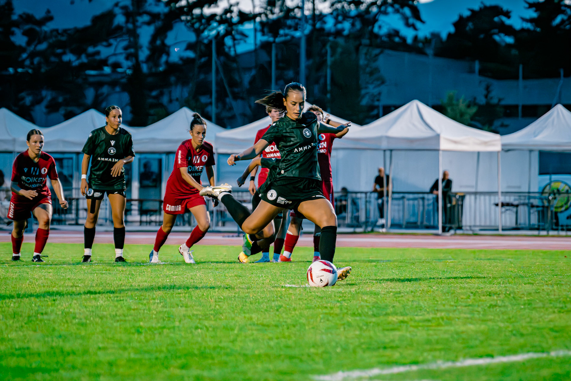 Match de championnat LNB (féminine) opposant le FC Sion Féminin à Yverdon Sport FC à l’Ancien Stand, Sion. (Christian António/LibsVisuals.com)