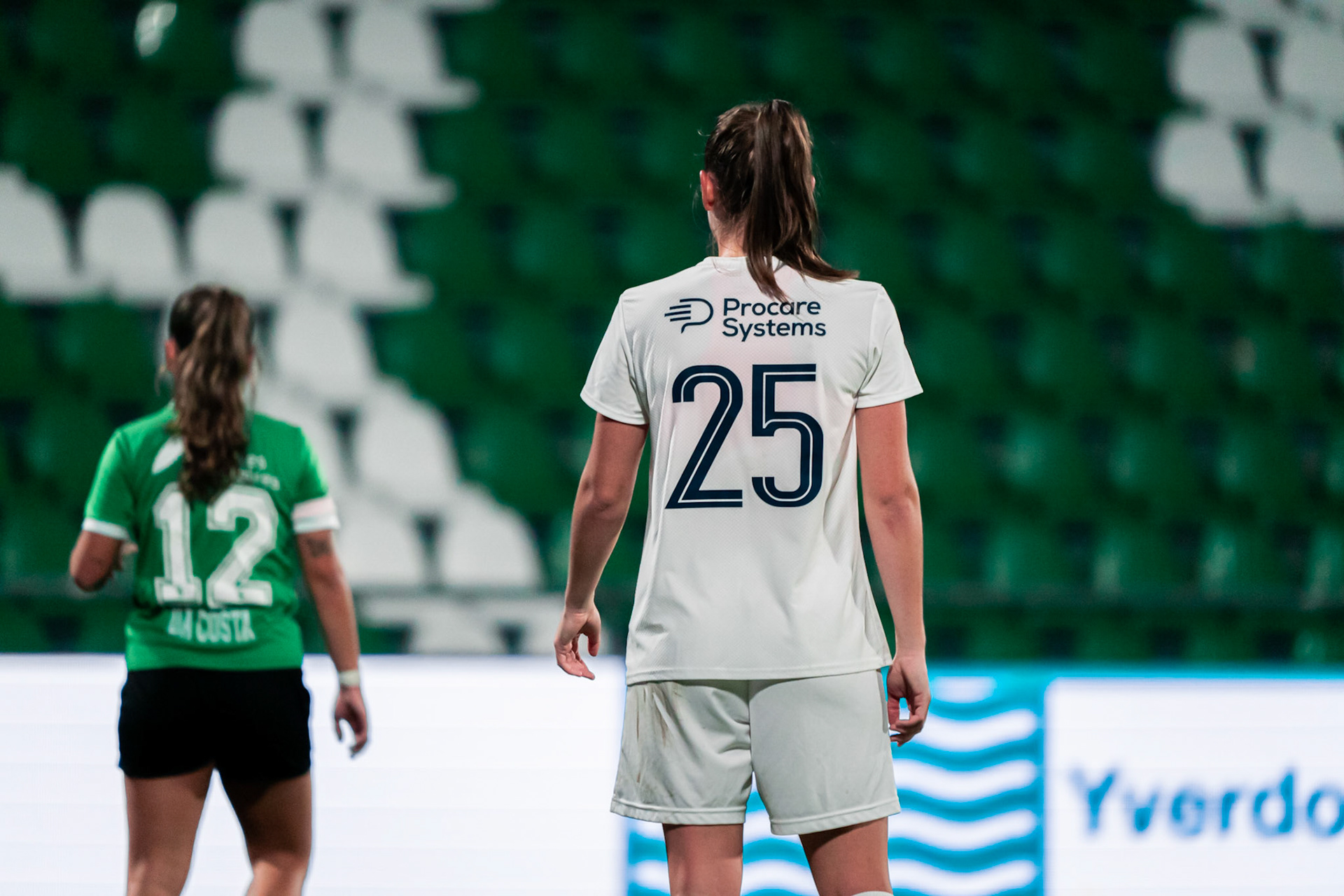 Ligue nationale B Féminine Yverdon Sport FC - Etoile Carouge FC