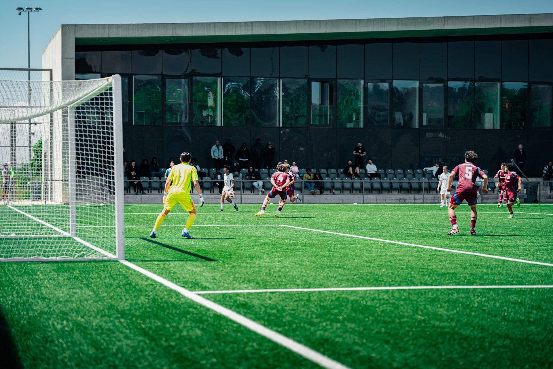 FC Lausanne-Sport M-17 et Servette FC M-17 au Centre sportif+ Stade de la Tuilière. (Christian António/LibsVisuals.com)