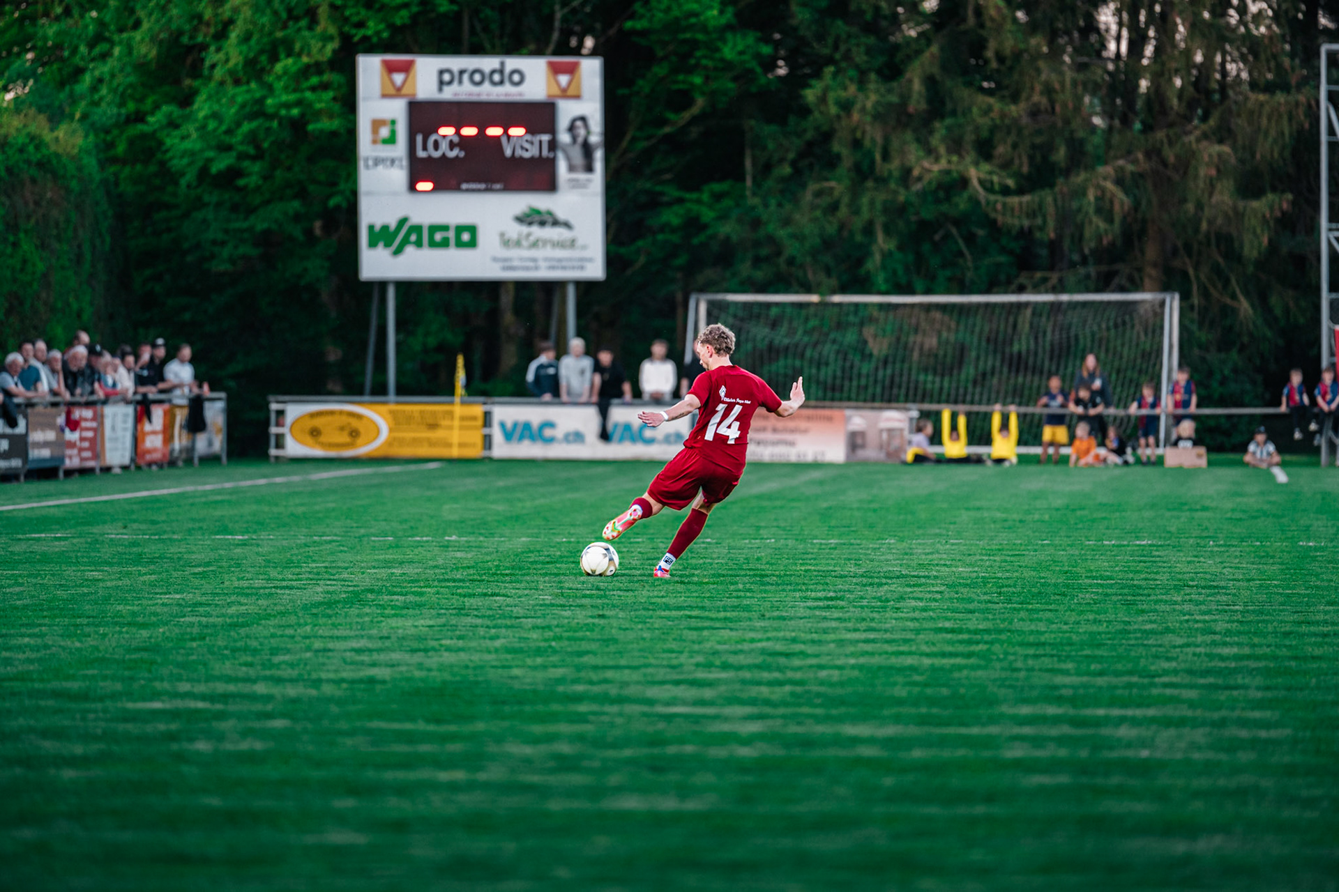 FC Domdidier et FC Cugy-Montet-Aumont-Murist I au Stade du Pâquier. (Christian António/LibsVisuals.com)