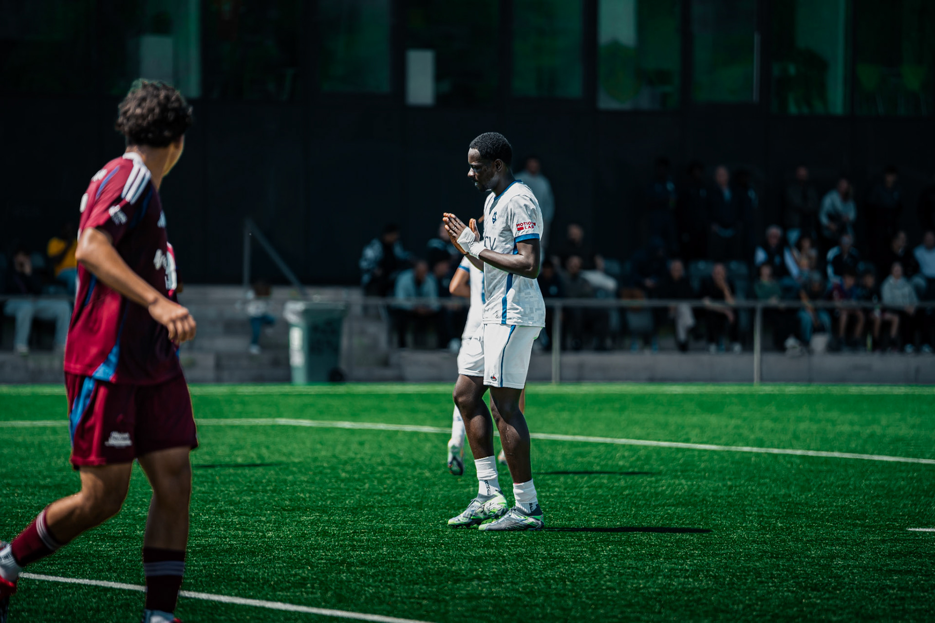 FC Lausanne-Sport M-17 et Servette FC M-17 au Centre sportif+ Stade de la Tuilière. (Christian António/LibsVisuals.com)