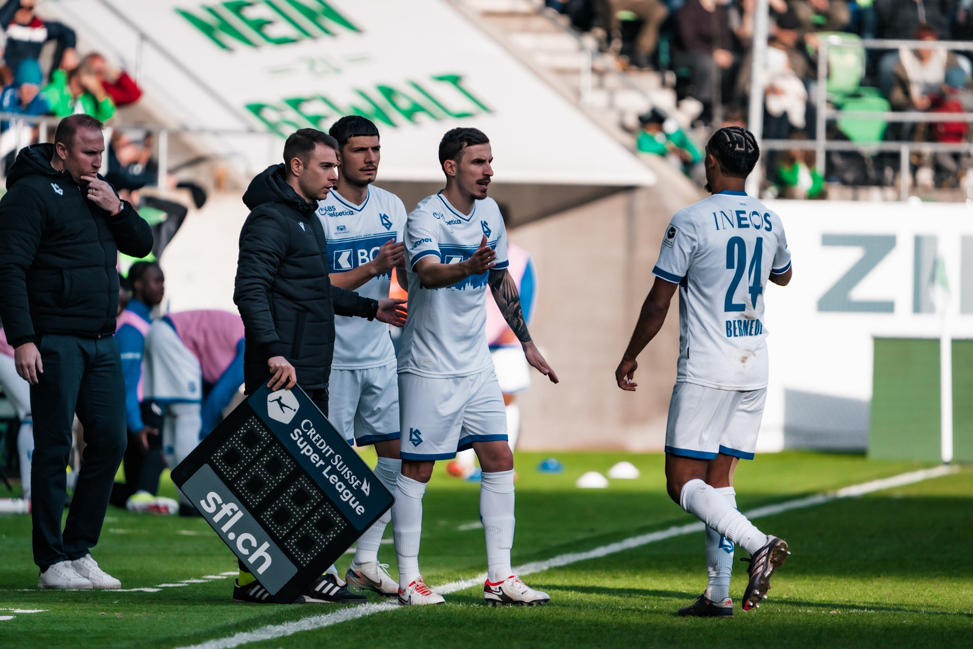 FC Saint-Gall 1879 et Lausanne-Sport FC au Kybunpark. (Christian António/LibsVisuals.com)