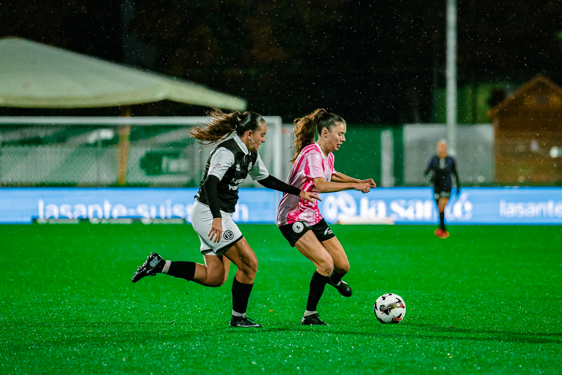 Match de championnat LNB féminine opposant Yverdon Sport FC et le FC Lugano au Stade Municipal, Yverdon-les-Bains. (Christian António / LibsVisuals.com)