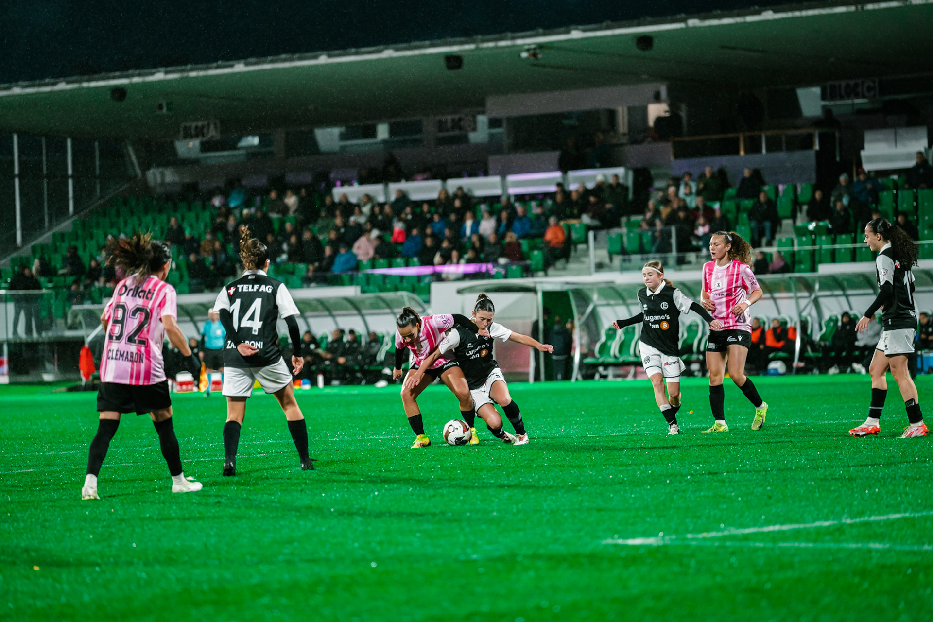 Match de championnat LNB féminine opposant Yverdon Sport FC et le FC Lugano au Stade Municipal, Yverdon-les-Bains. (Christian António / LibsVisuals.com)