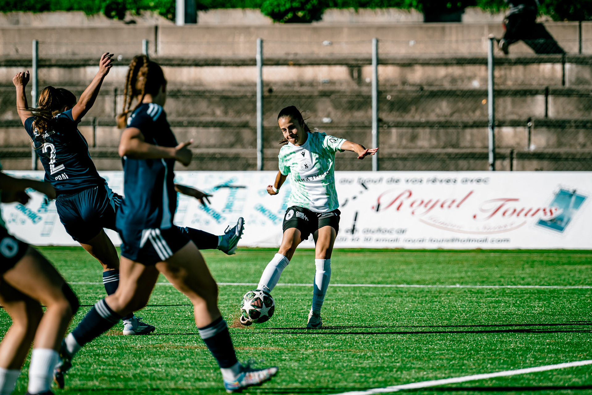 Match de championnat LNB (féminine) opposant l’Etoile Carouge FC à Yverdon Sport FC au Stade de la Fontenette à Carouge. (Christian António/LibsVisuals.com)