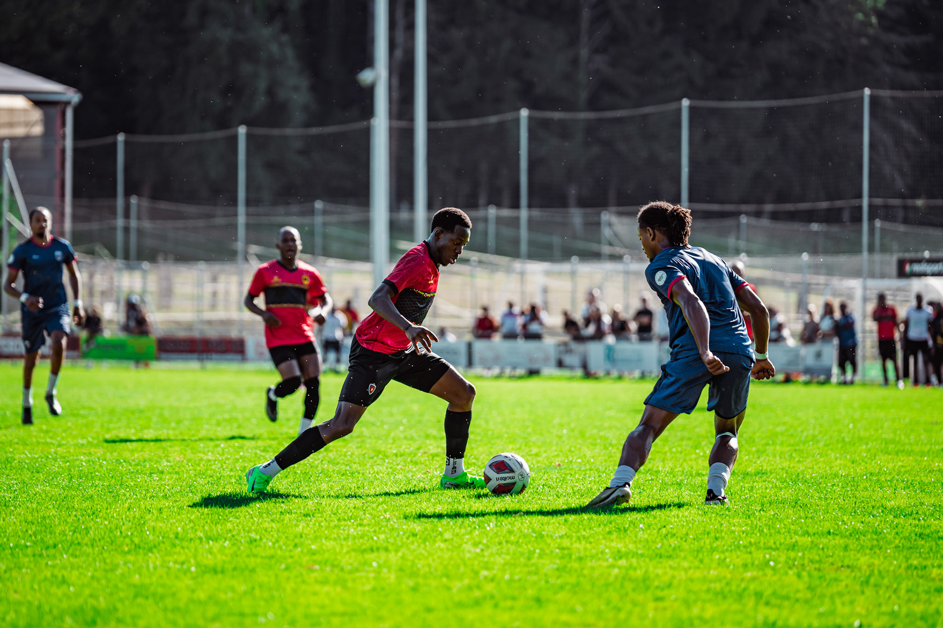 Match amical opposant l’Angola et le Cap-Vert (CanFribourg) au Terrain Communal de Corminboeuf. (Christian António/LibsVisuals.com)