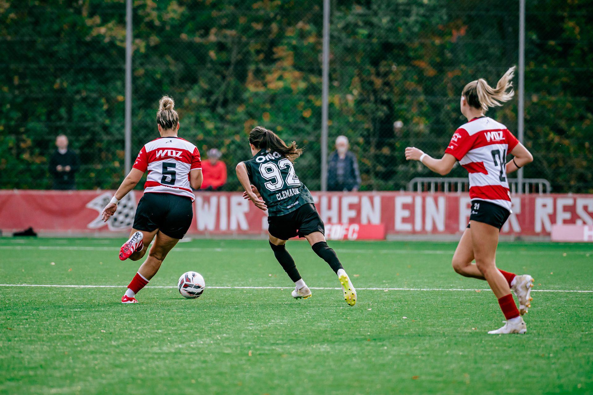 Match de championnat LNB Féminine opposant le FC Winterthur et Yverdon Sport FC au Schützenwiese, Winterthur. (Christian António/LibsVisuals.com)