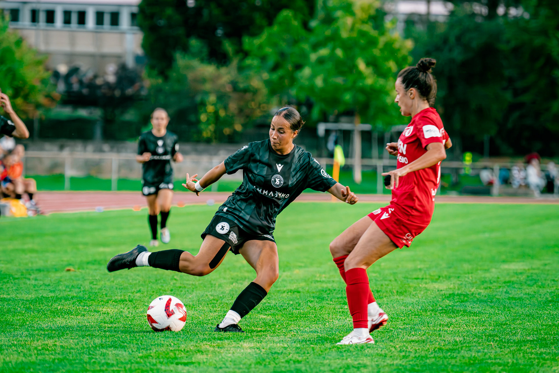 Match de championnat LNB (féminine) opposant le FC Sion Féminin à Yverdon Sport FC à l’Ancien Stand, Sion. (Christian António/LibsVisuals.com)