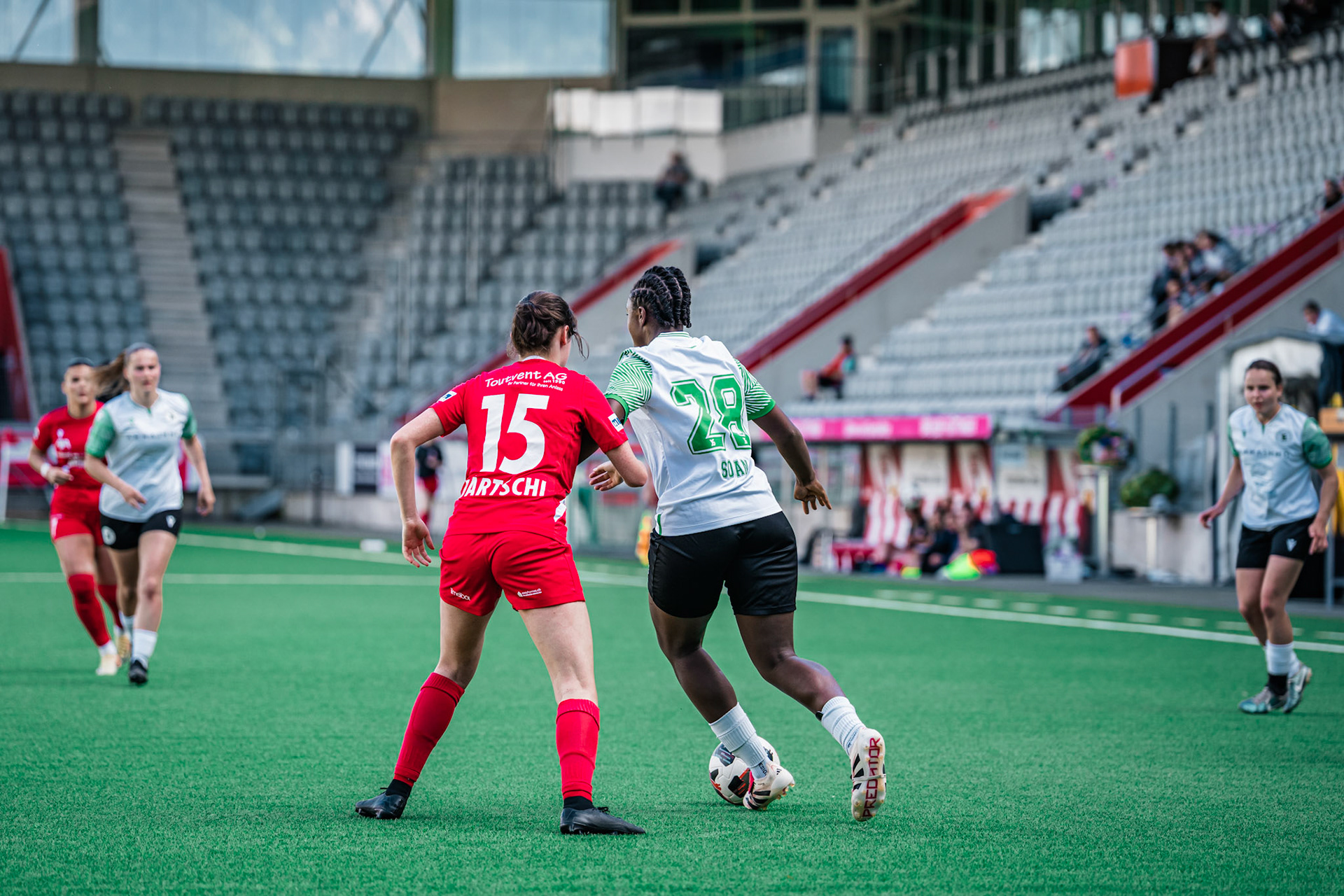 Frauenteam Thun Berner-Oberland et Yverdon Sport FC à la Stockhorn Arena. (Christian António/LibsVisuals.com)