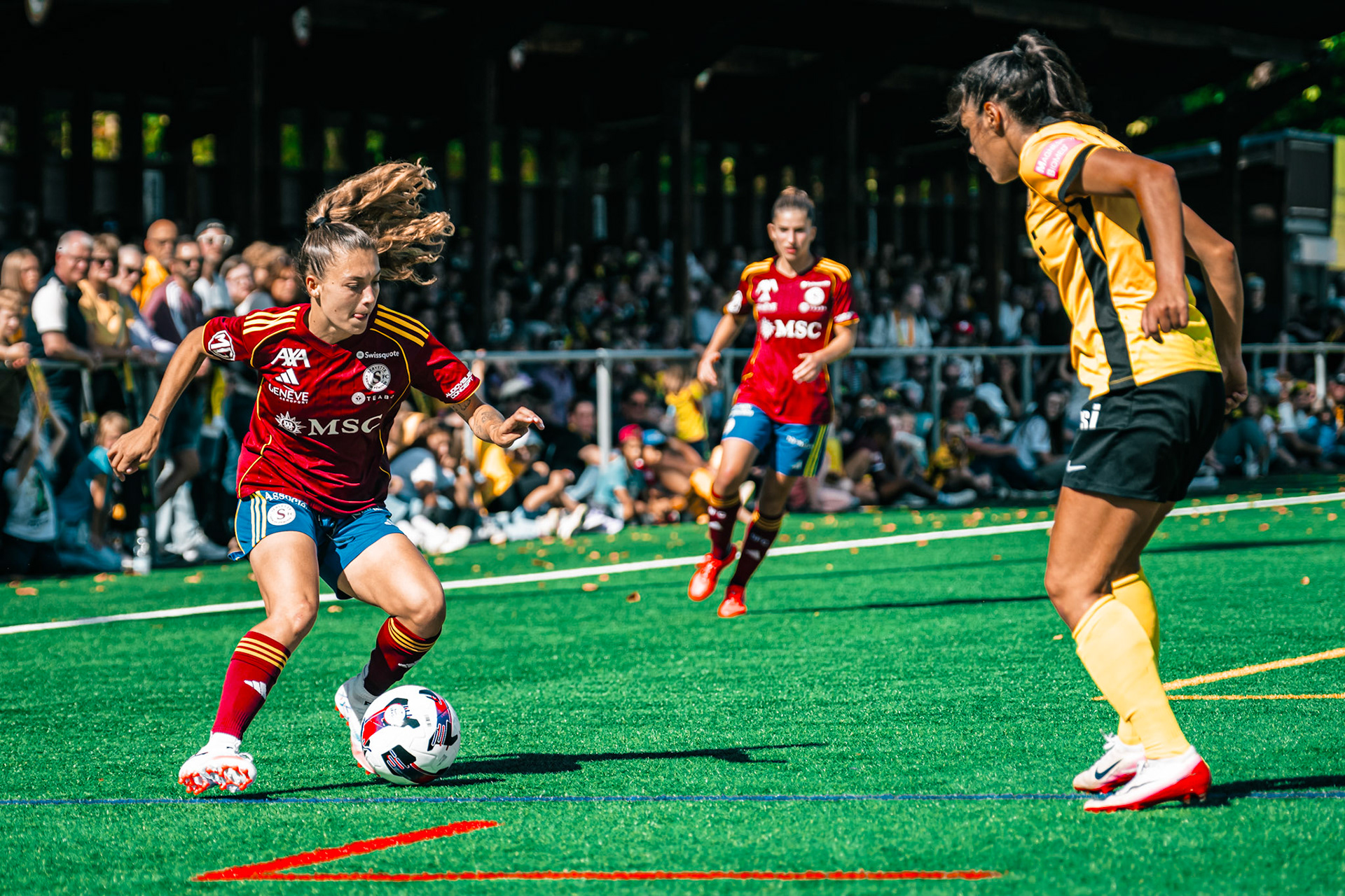 Match de l’AXA Women’s Super League opposant BSC YB Frauen et Servette FC Chênois Féminin au Spitalacker (Kunstrasenfeld), Bern. (Christian António/LibsVisuals.com)