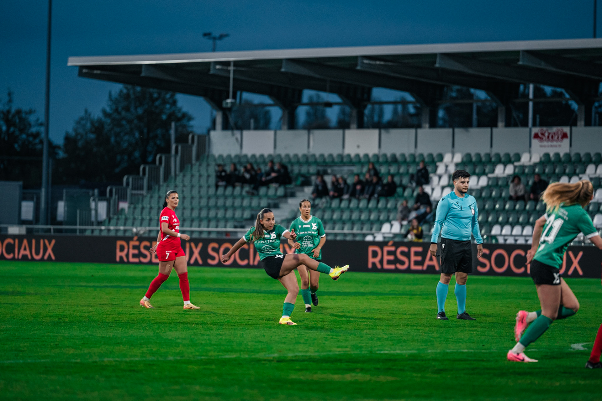 Yverdon Sport FC et Frauenteam Thun Berner-Oberland au Stade Municipal. (Christian António/LibsVisuals.com)