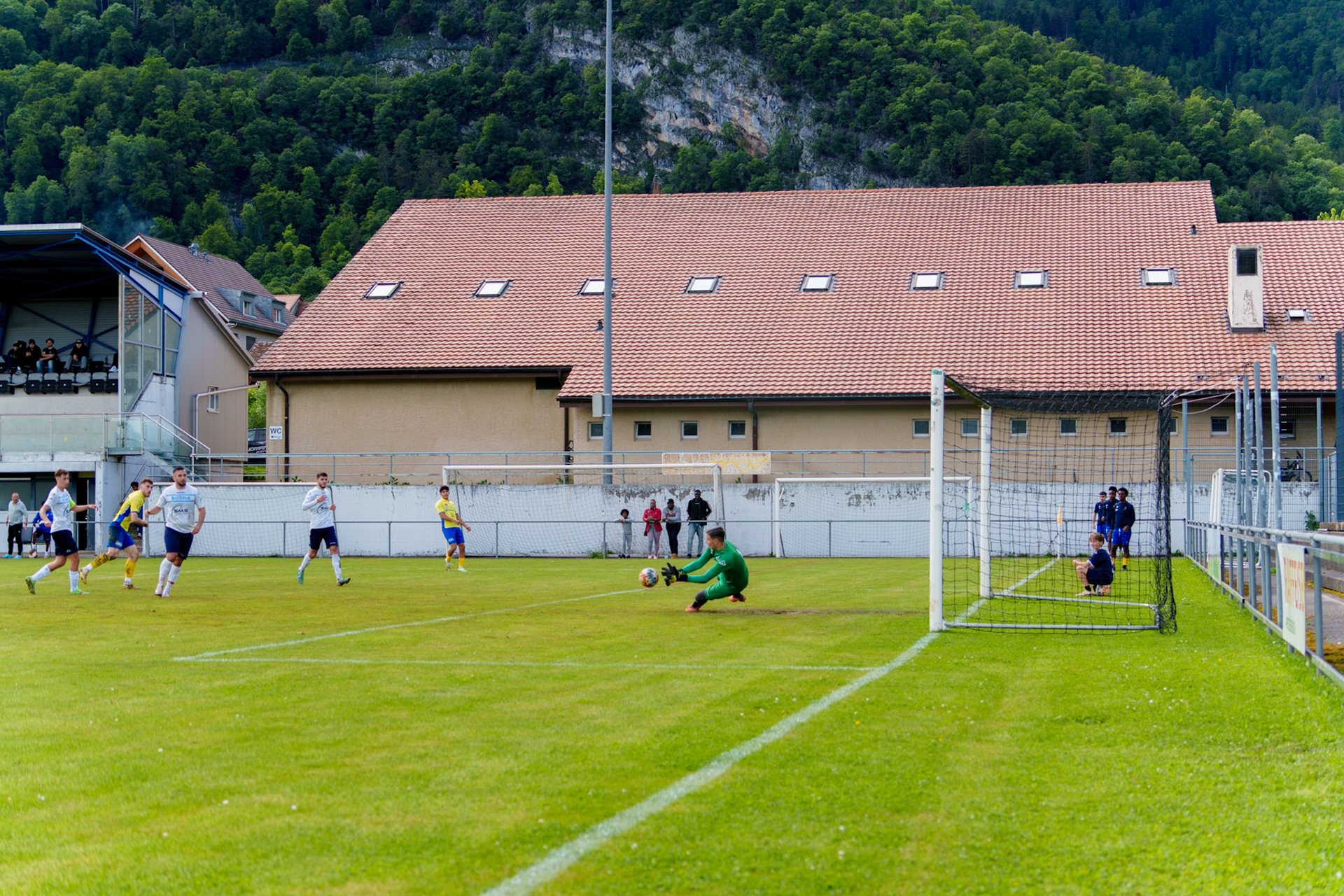 Match 2ème Ligue FC Bosna Yverdon - FC Vevey Sport II au Stade Sous-Ville à Baulmes