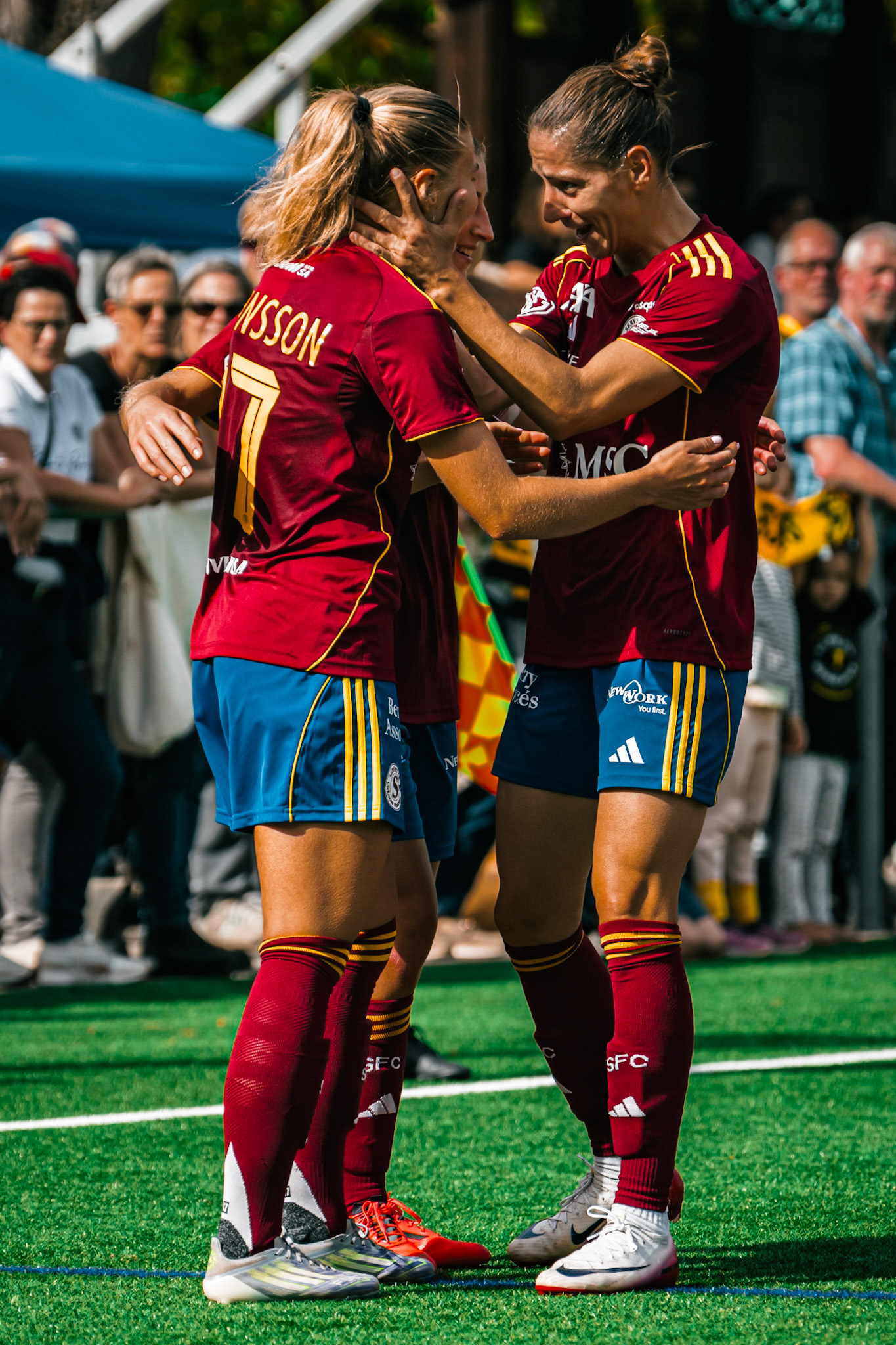 Match de l’AXA Women’s Super League opposant BSC YB Frauen et Servette FC Chênois Féminin au Spitalacker (Kunstrasenfeld), Bern. (Christian António/LibsVisuals.com)