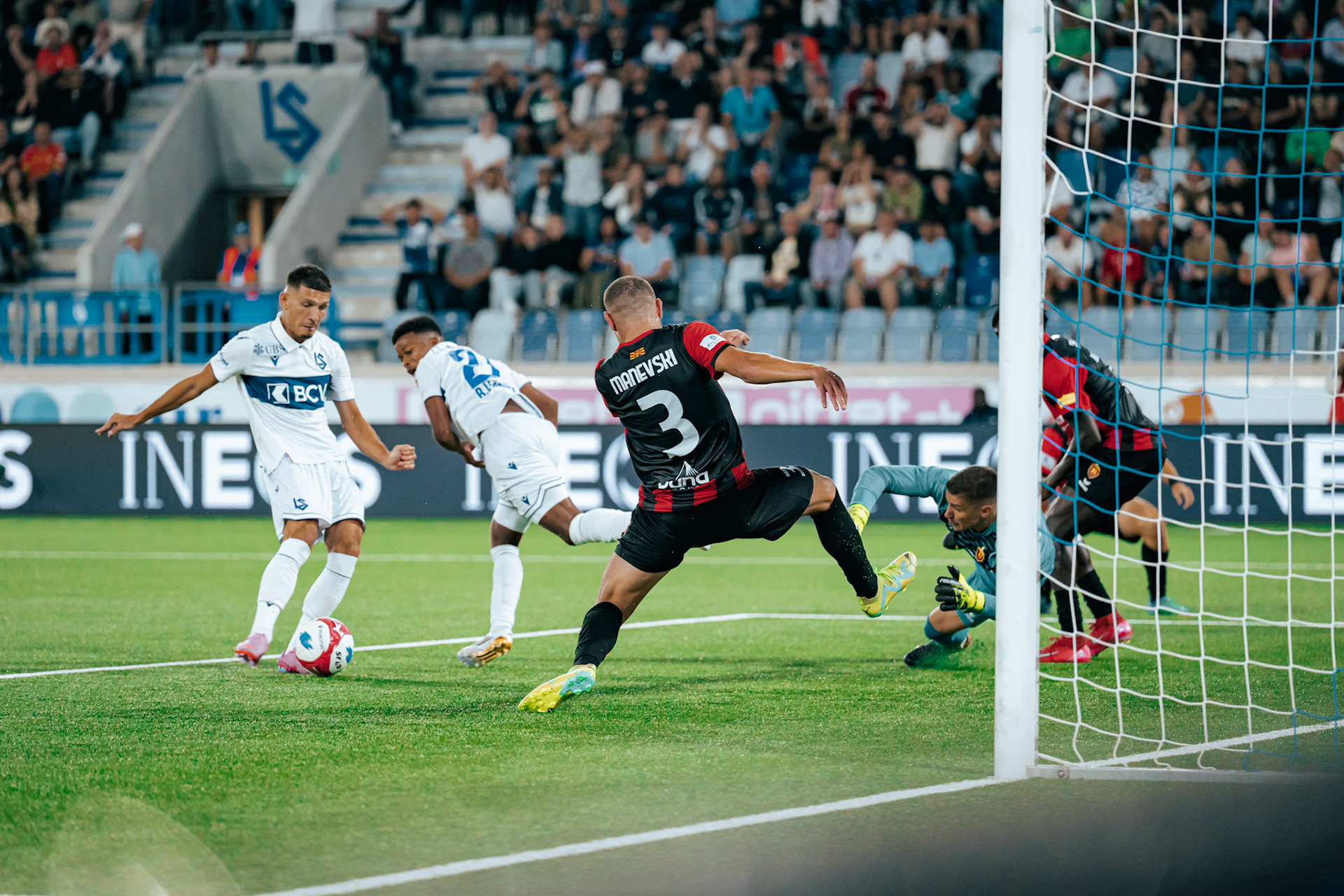 Lausanne-Sport - Vardar Skopje au Stade de la Tuilière. (Christian António/LibsVisuals.com)