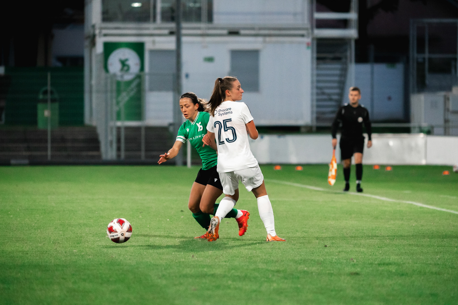 Ligue nationale B Féminine Yverdon Sport FC - Etoile Carouge FC