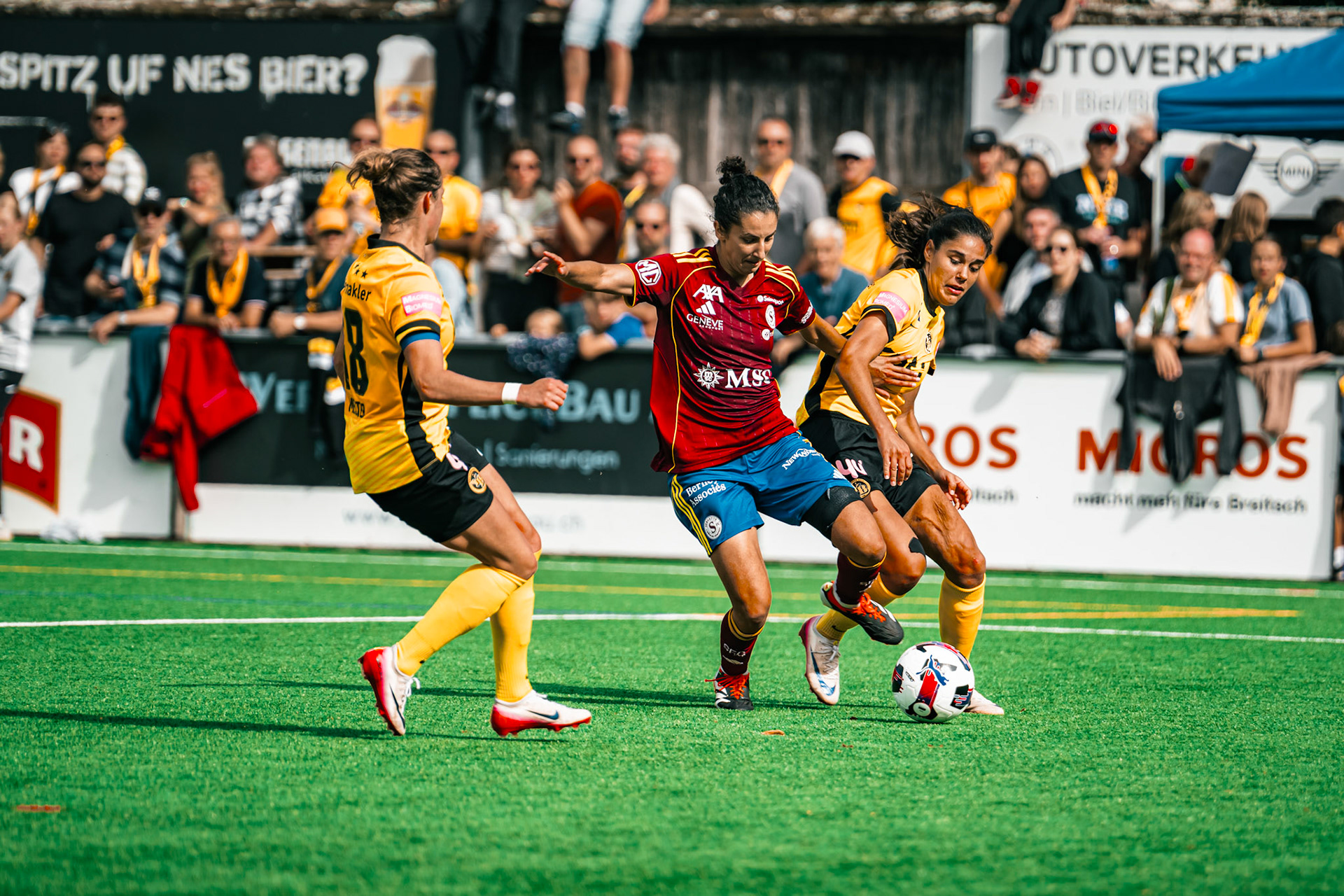 Match de l’AXA Women’s Super League opposant BSC YB Frauen et Servette FC Chênois Féminin au Spitalacker (Kunstrasenfeld), Bern. (Christian António/LibsVisuals.com)